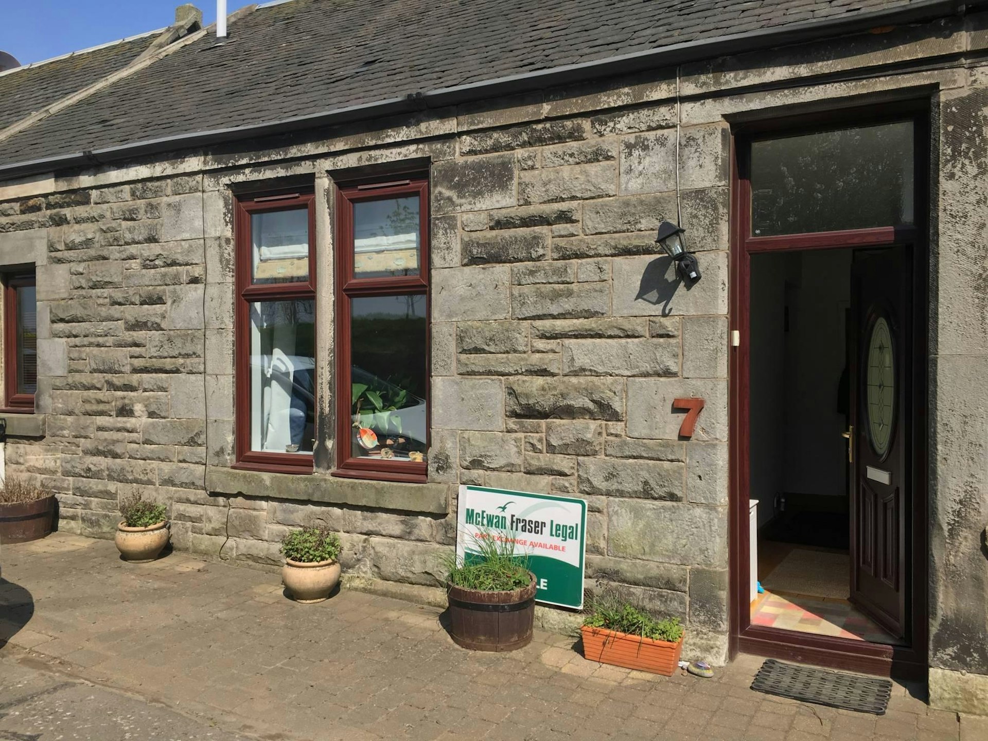 7 Urquhart Farm Cottages, Dunfermline, KY12 8QJ McEwan Fraser Legal