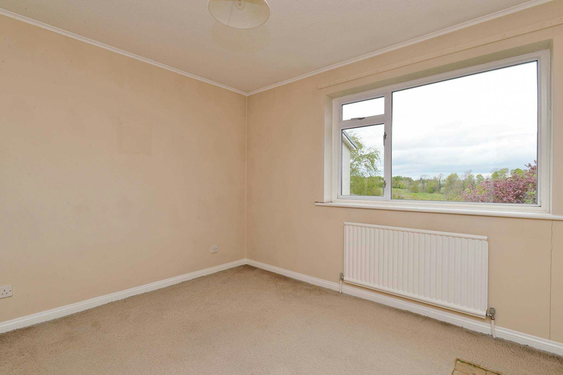 22 Weir Crescent, Eskbank, Dalkeith, EH22 3JN McEwan Fraser Legal