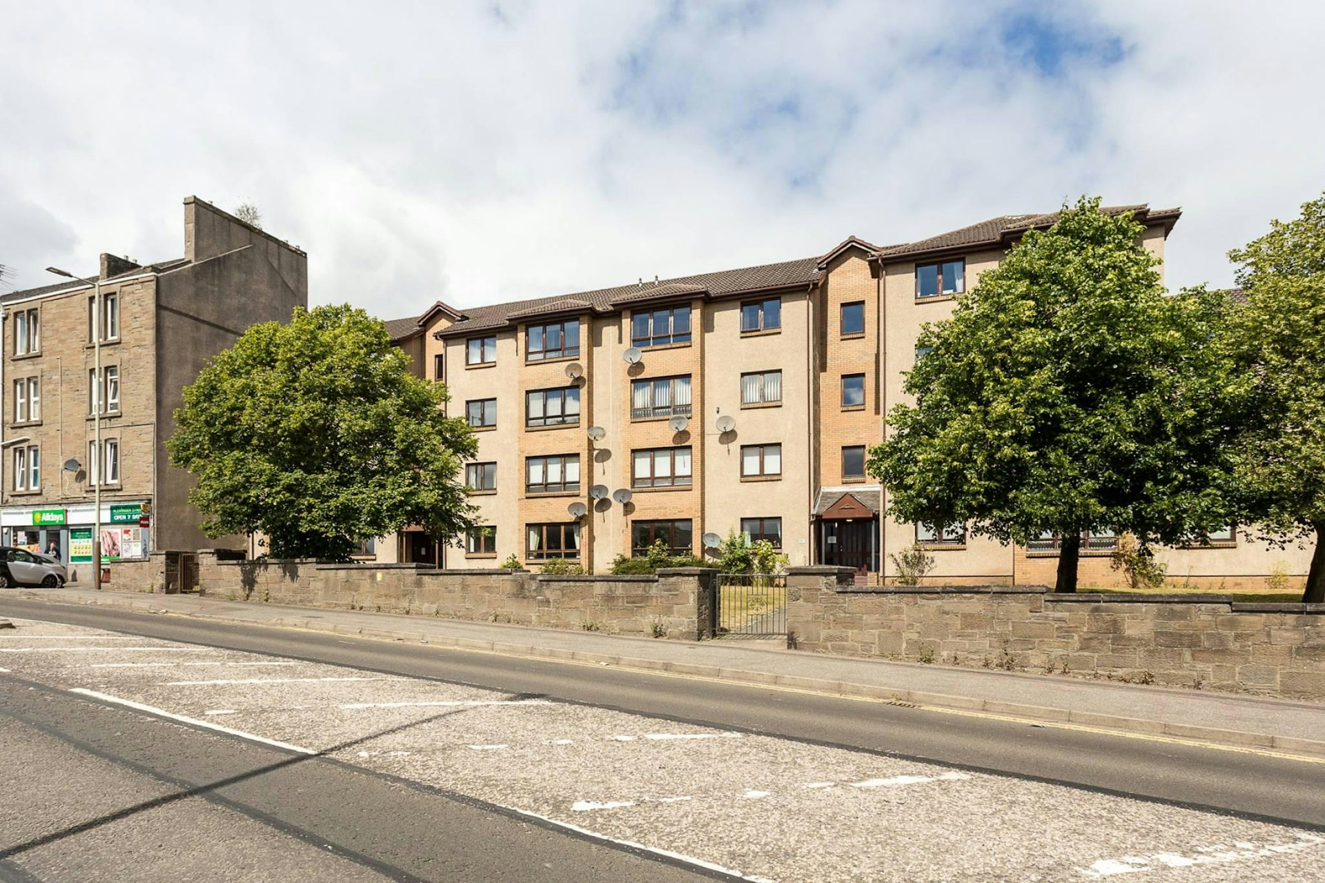 Flat E, 180 Alexander Street, Dundee, DD3 7DA McEwan Fraser Legal