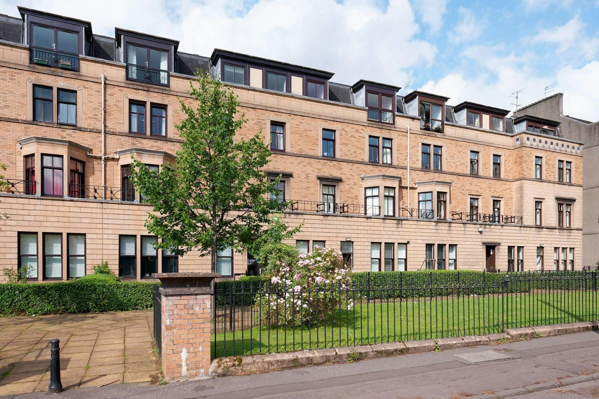 41 Peel Street, Glasgow, G11 5LU McEwan Fraser Legal