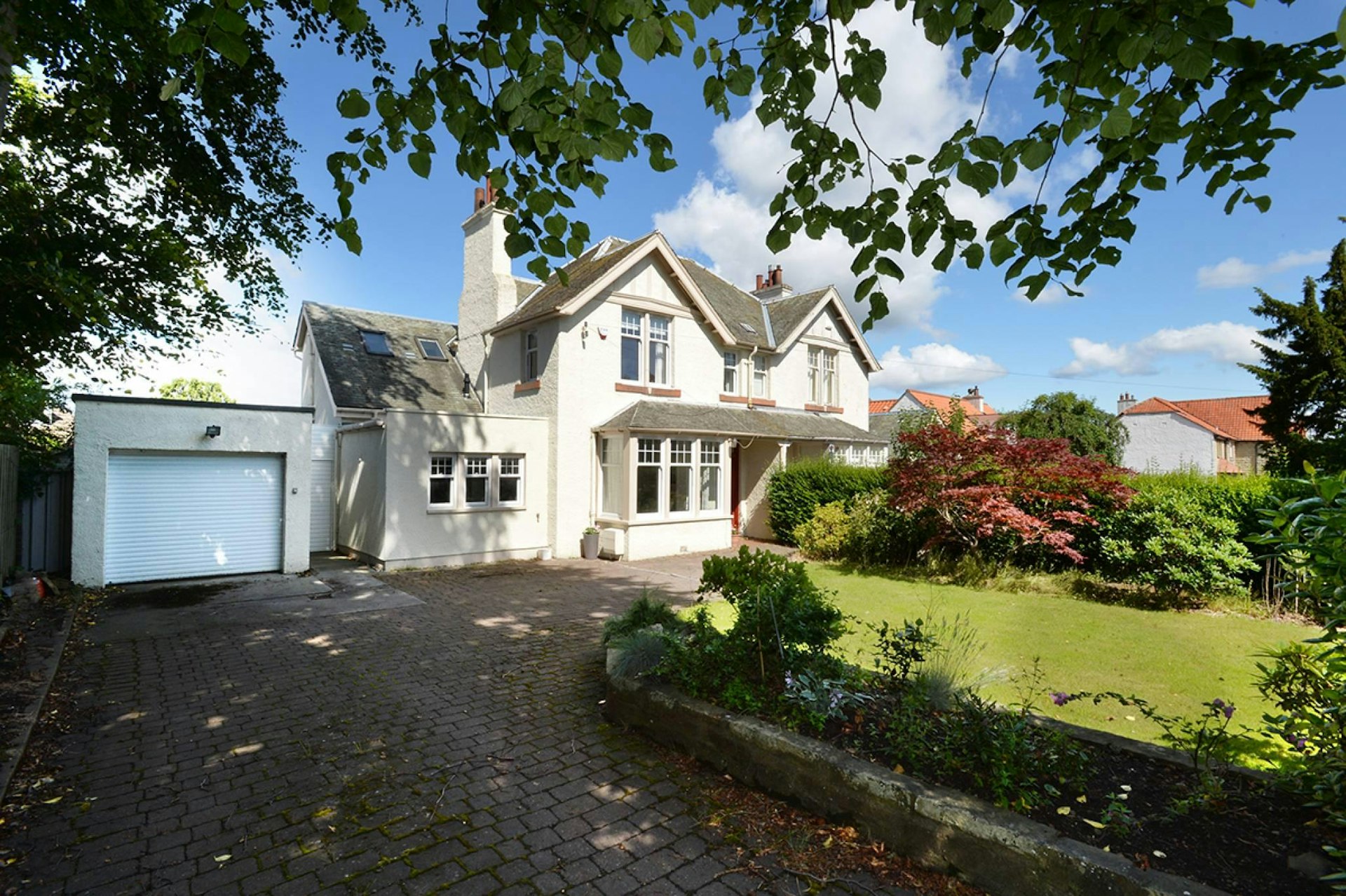 318 Lanark Road, Kingsknowe, Edinburgh, EH14 2LJ