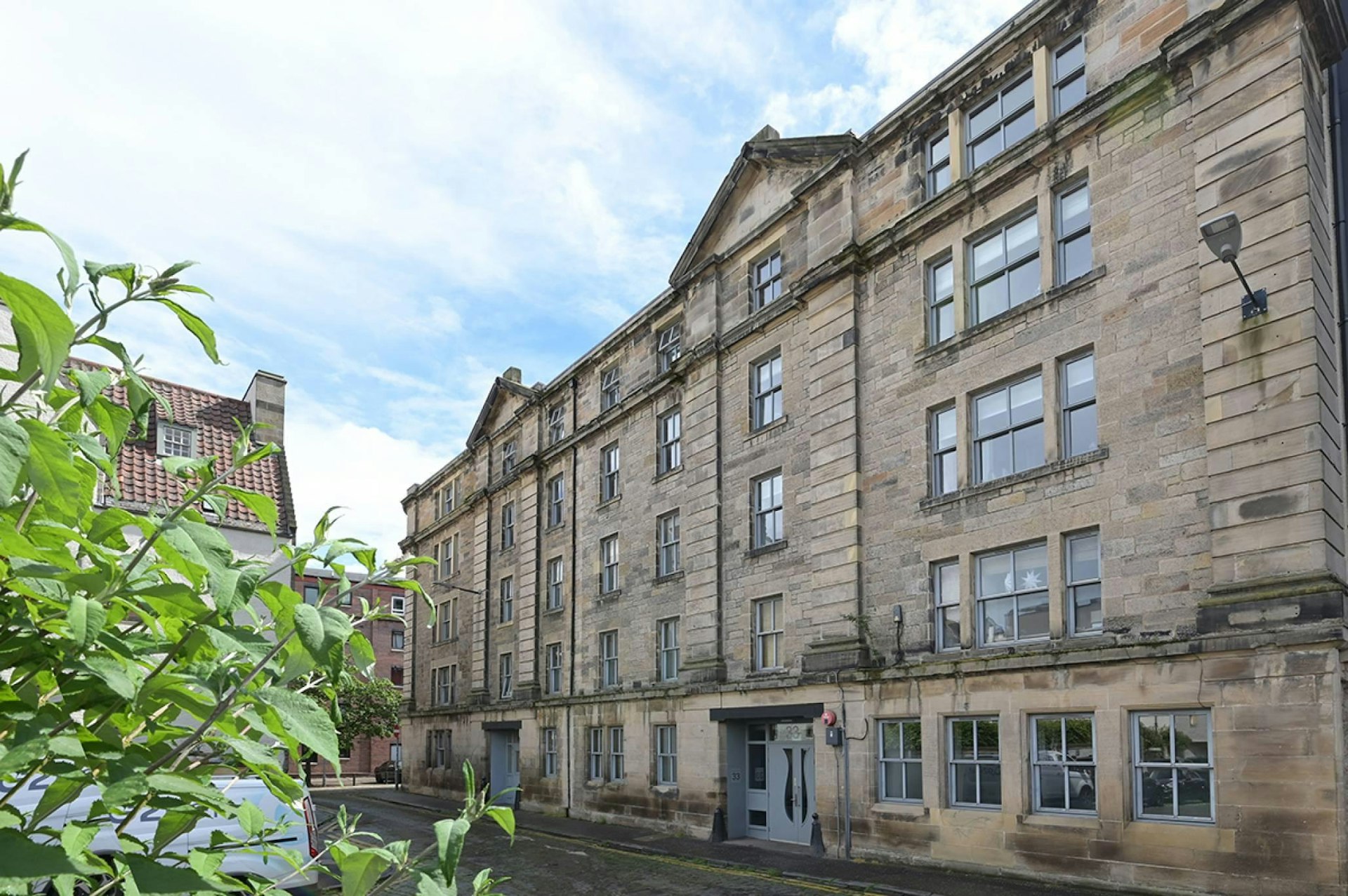 33/12 Water Street, The Shore, Edinburgh, EH6 6SZ