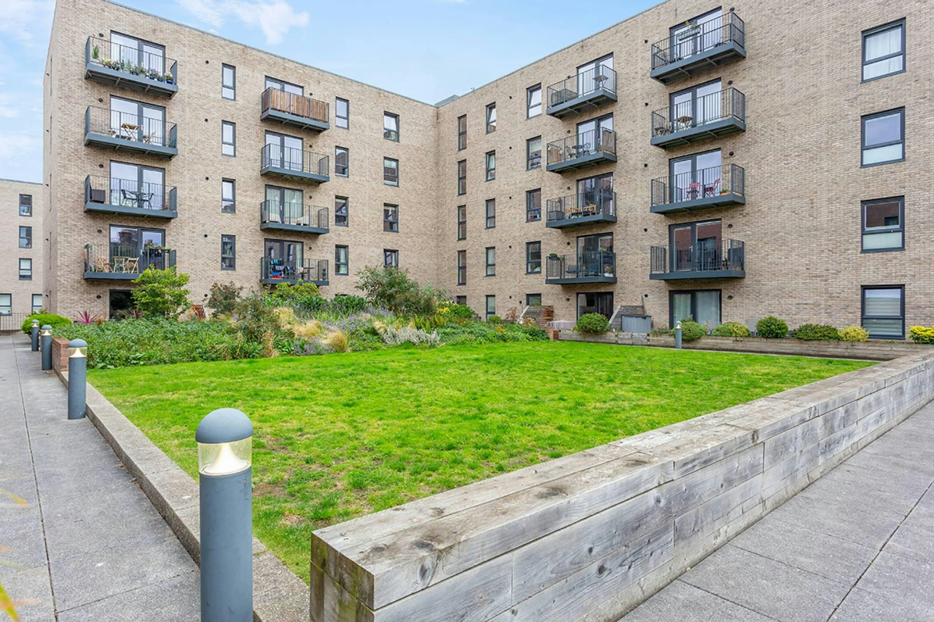 28 Pillans Place, Leith, Edinburgh, EH6 7DQ