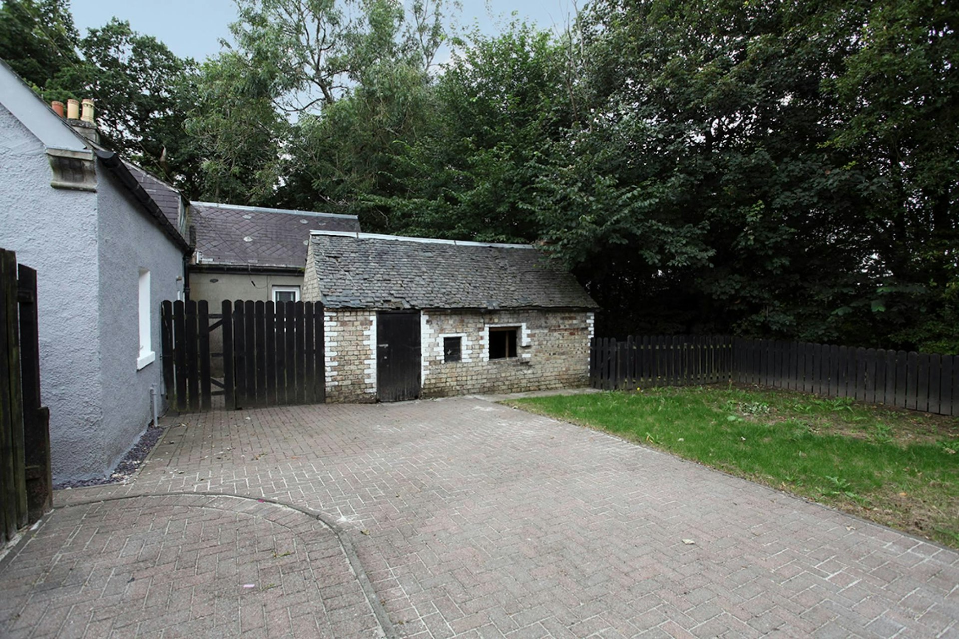 28 Main Street, Saline, Fife, KY12 9TL McEwan Fraser Legal