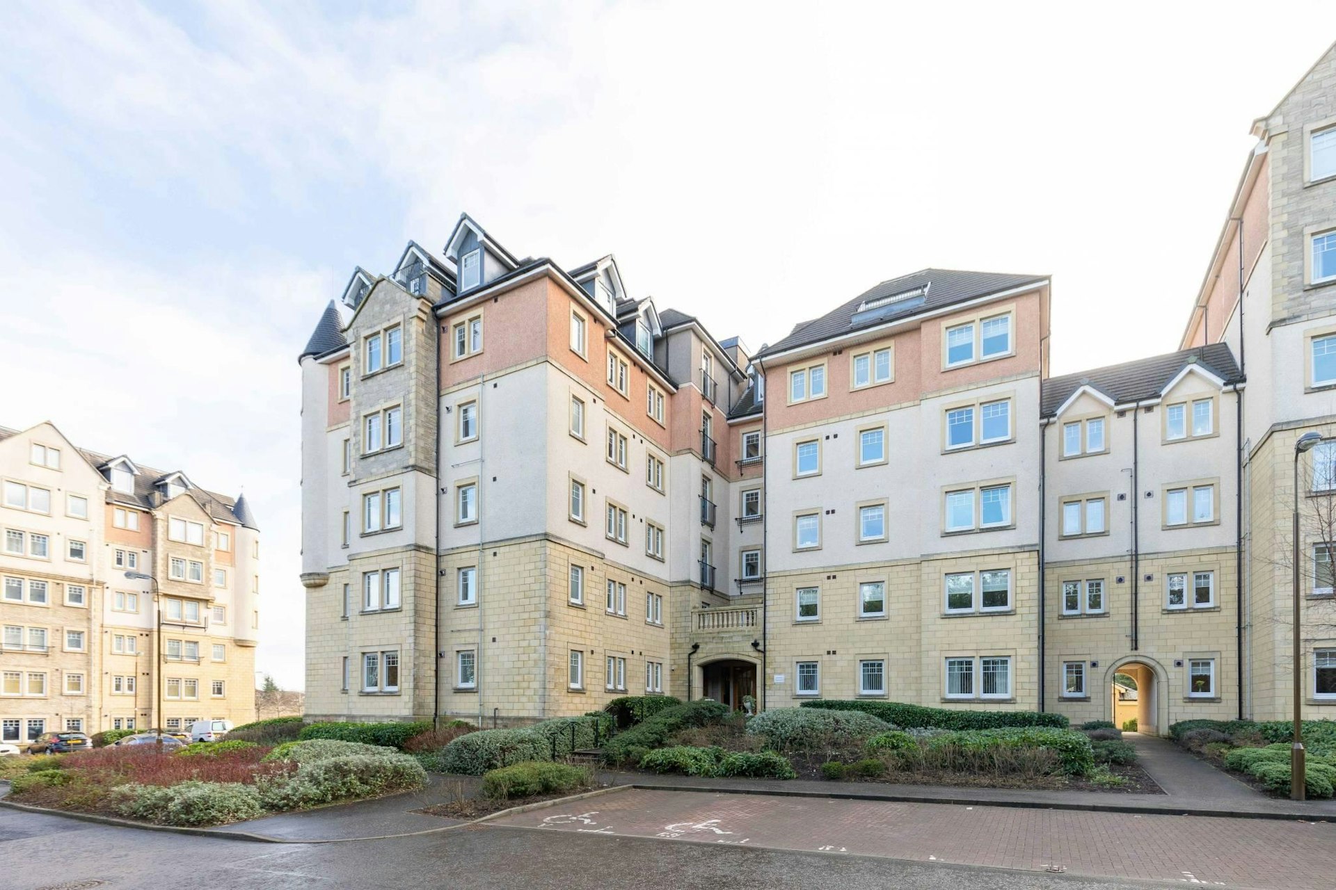 86 Eagles View, Deer Park, Livingston, EH54 8AJ McEwan Fraser Legal