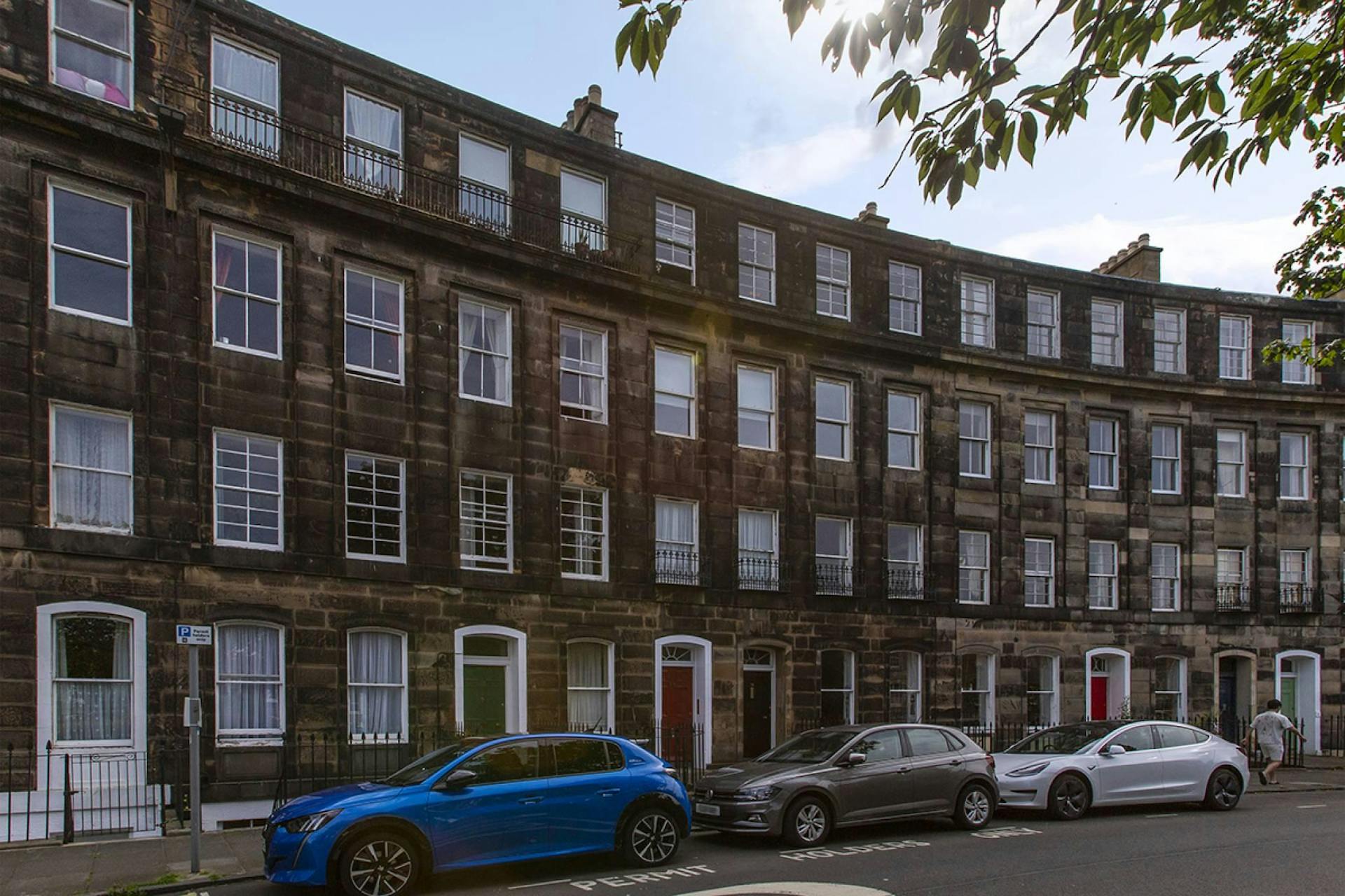 18/2 Gardner's Crescent, Edinburgh, EH3 8DE McEwan Fraser Legal