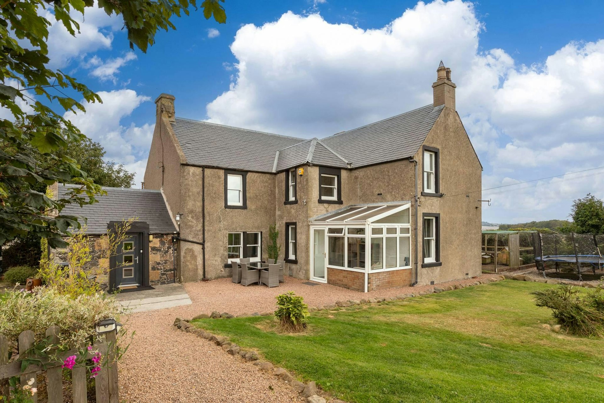Harestanes Farmhouse Kinglassie, Lochgelly, KY5 0HF