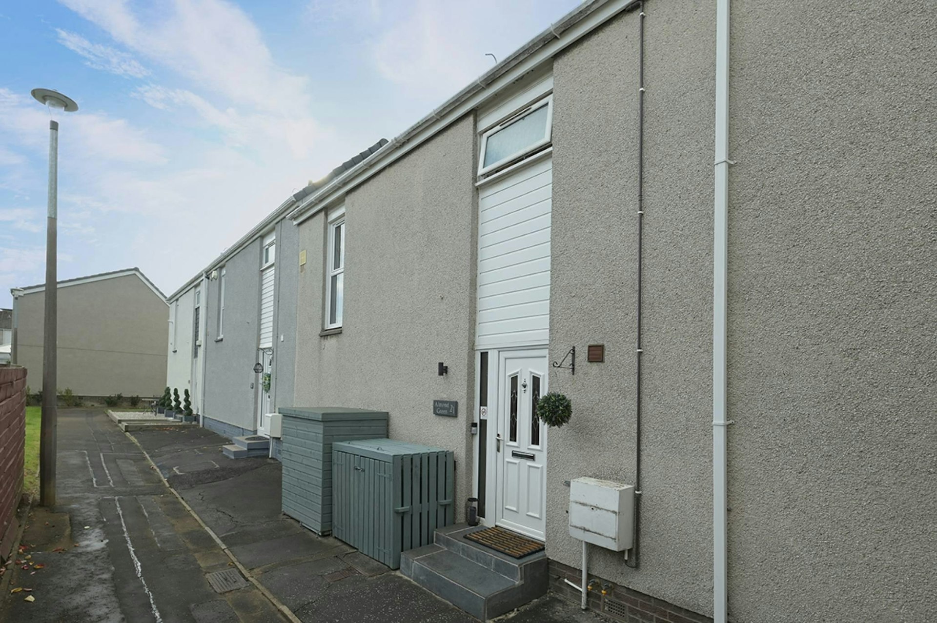 21 Almond Green, East Craigs, Edinburgh, EH12 8UA