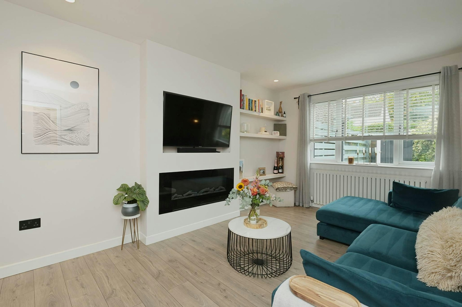 21 Almond Green, East Craigs, Edinburgh, EH12 8UA