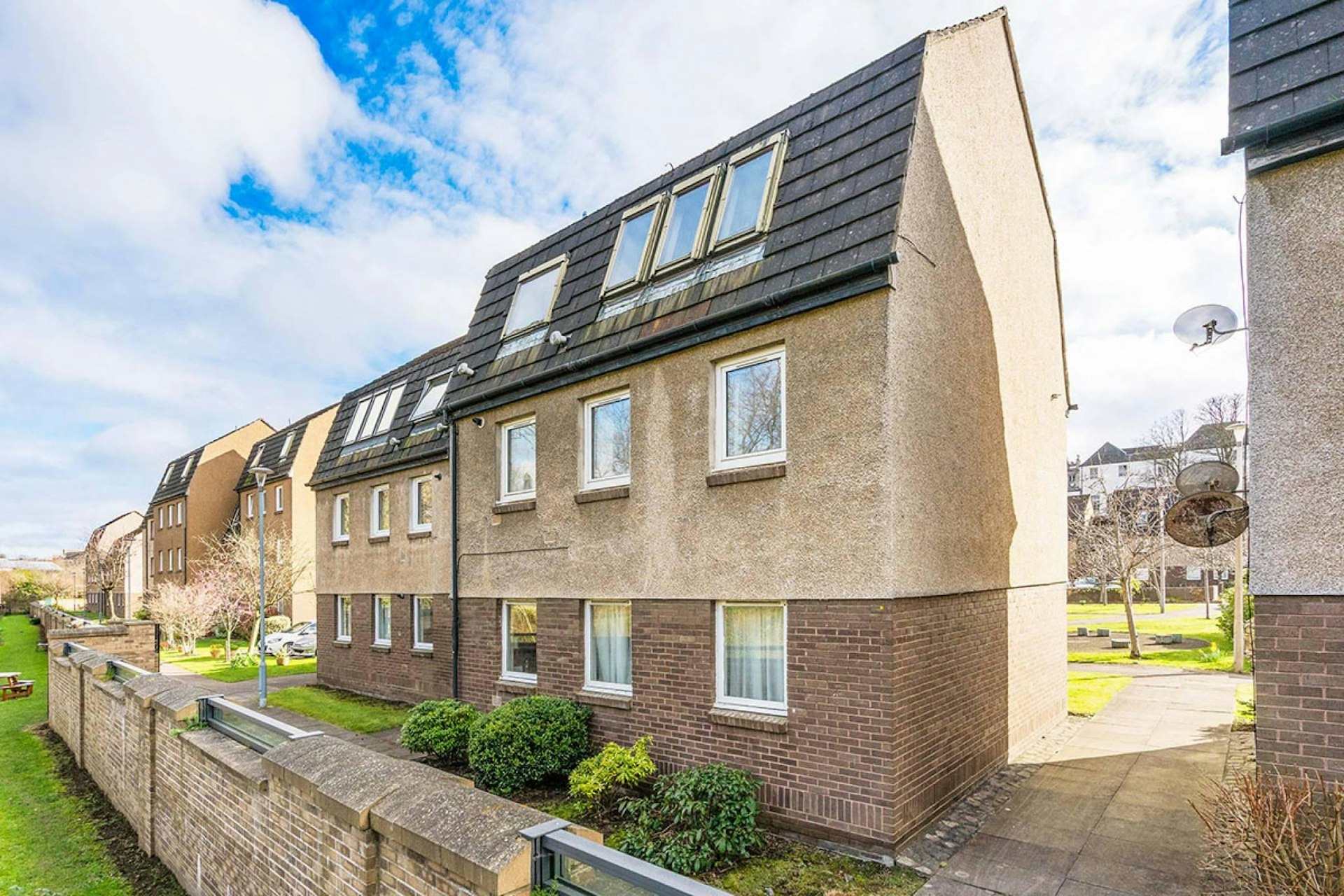 5/5 Ettrickdale Place, Canonmills, Edinburgh, EH3 5JN