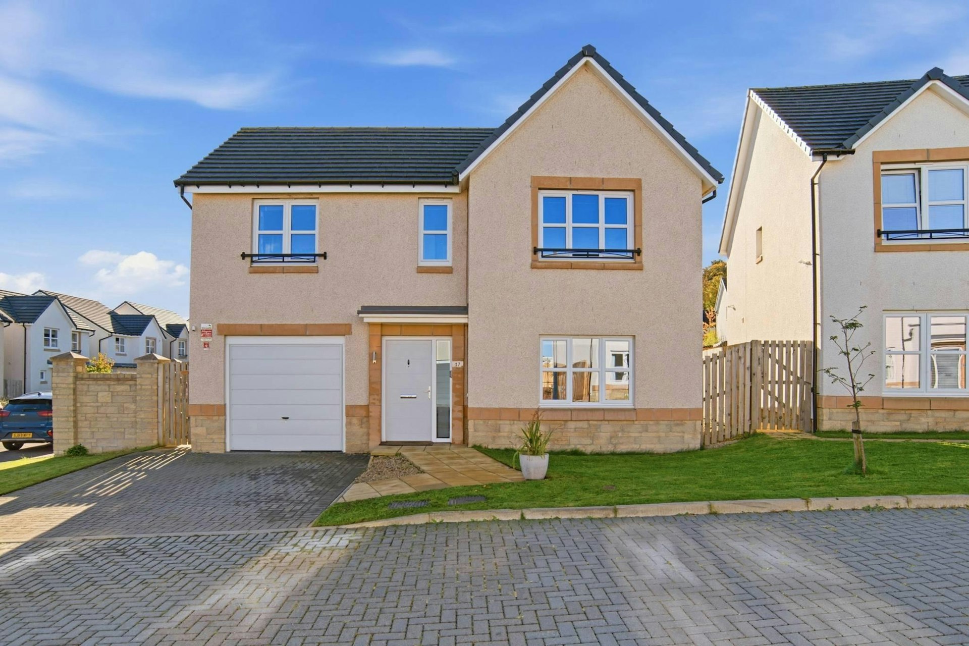 17 Sycamore Drive, Penicuik, EH26 0FS