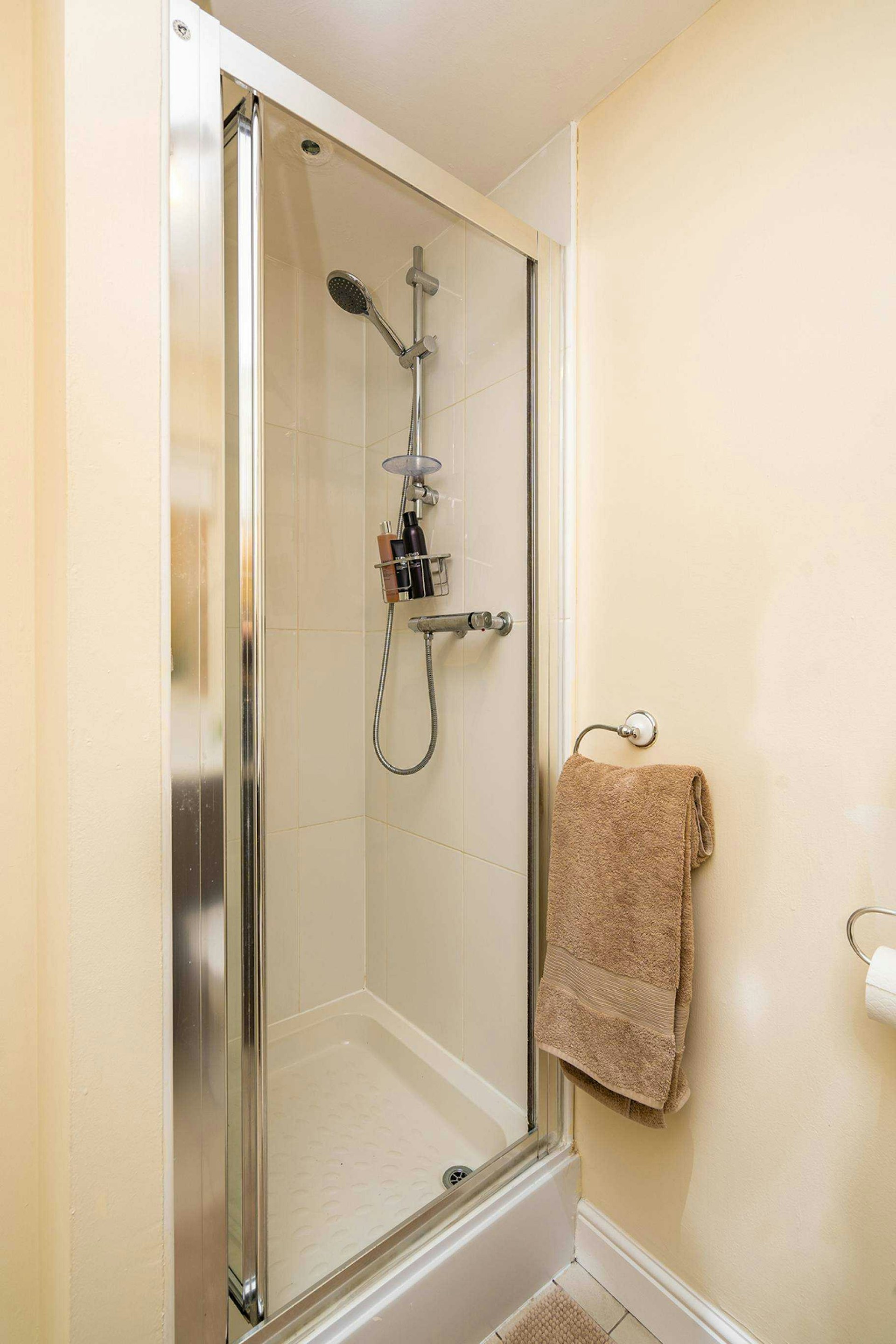 20 Broomhouse Crescent, Edinburgh, EH11 3SZ McEwan Fraser Legal