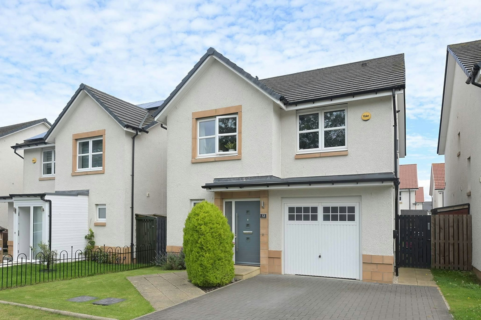 13 Bill Douglas Grove, Newcraighall, Edinburgh, EH21 8RS