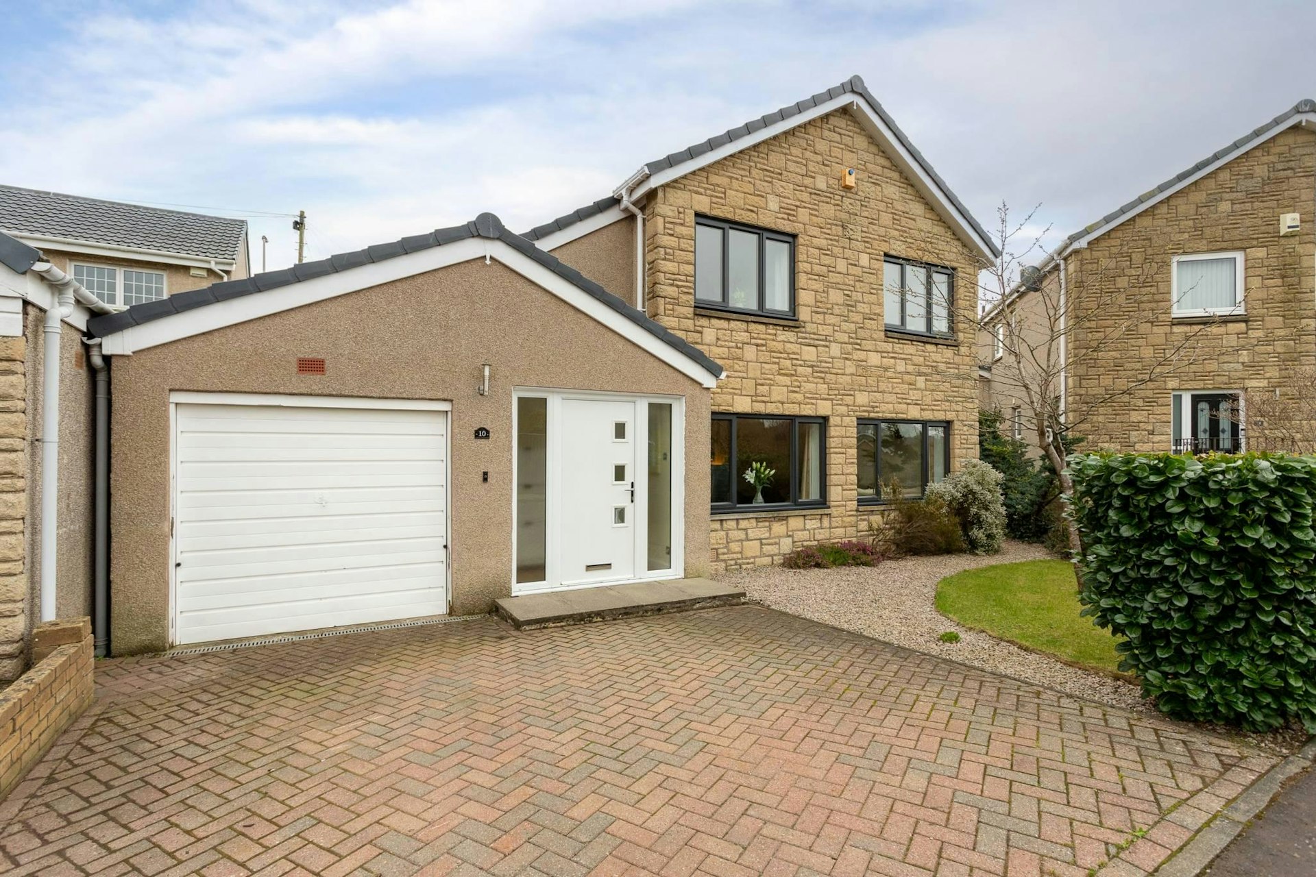 10 St. Fillans Grove, Aberdour, KY3 0XG