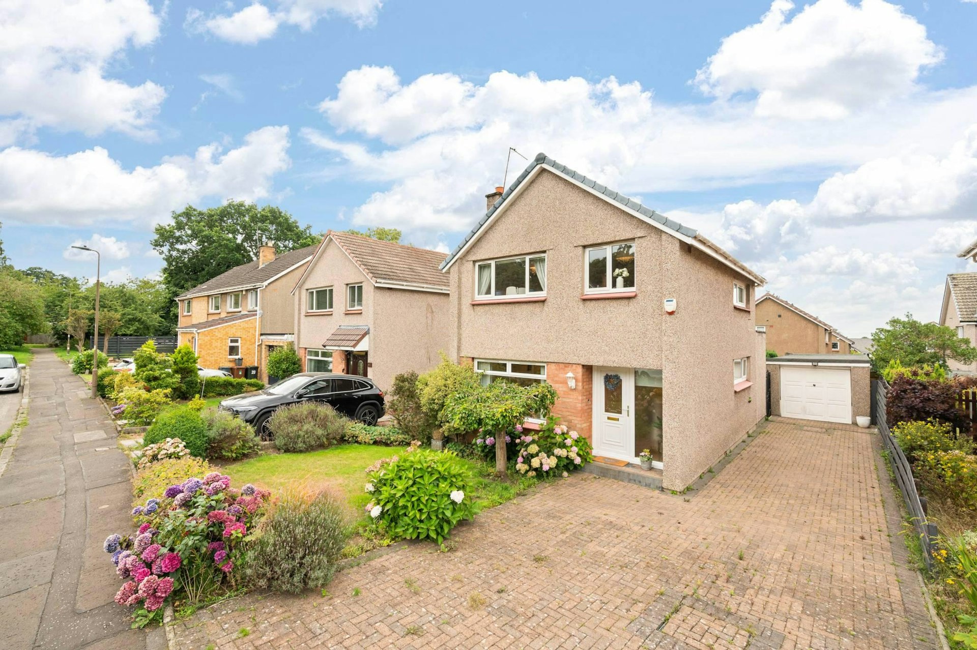 16 Clerwood Grove, Corstorphine, Edinburgh, EH12 8PN