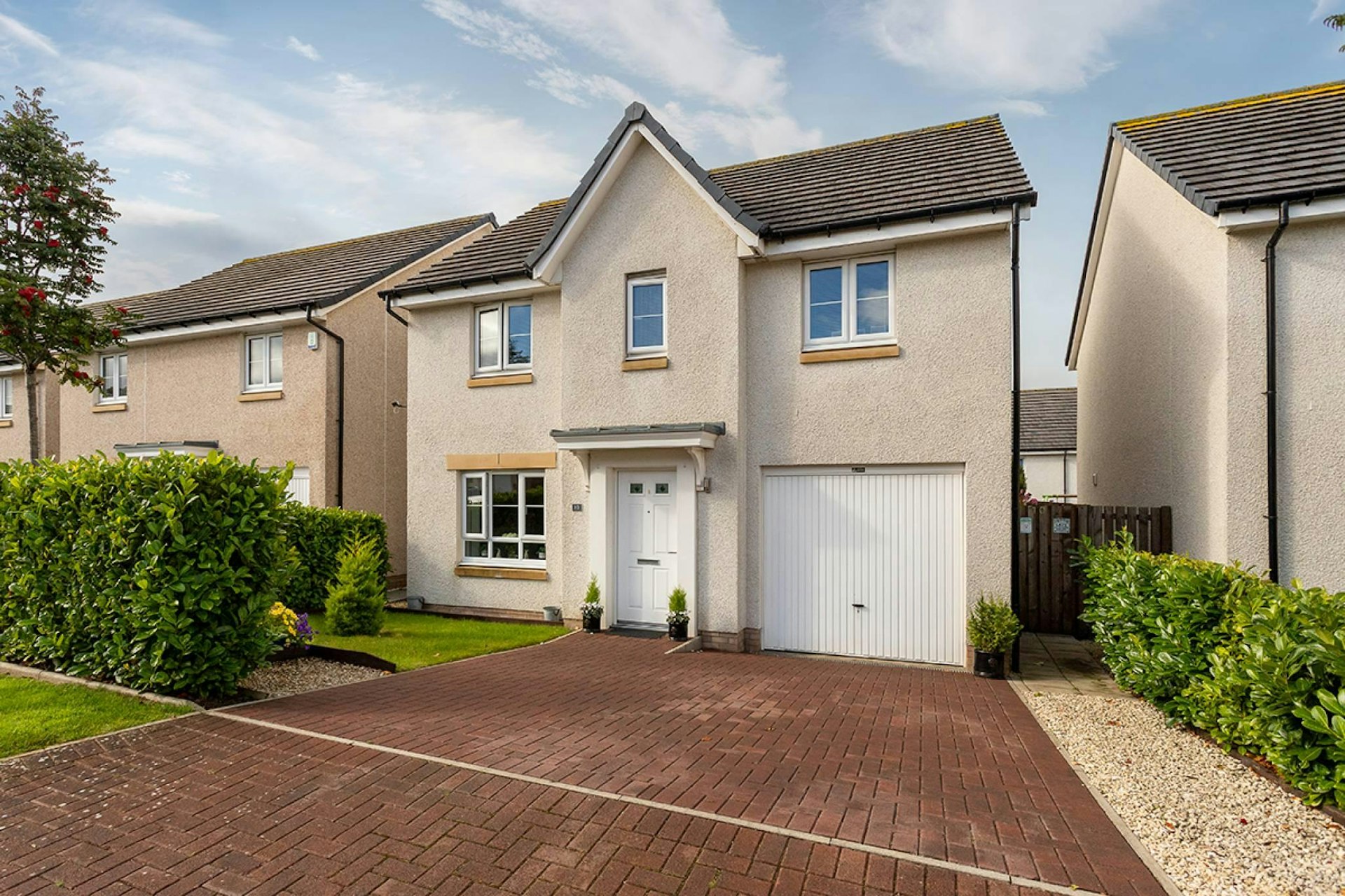 10 South Larch Way, Dunfermline, KY11 8YA