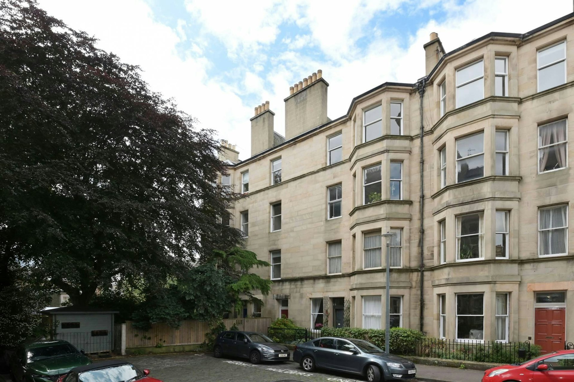 2F2, 41 Bruntsfield Gardens, Edinburgh, EH10 4DY