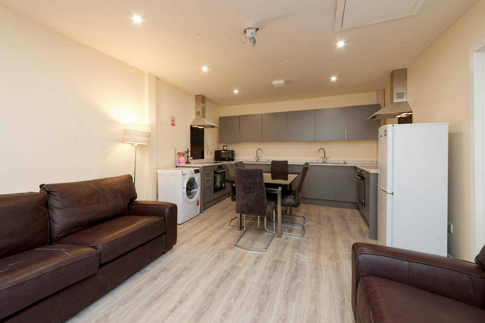 33 Burns Statue Square, Ayr, KA7 1SU