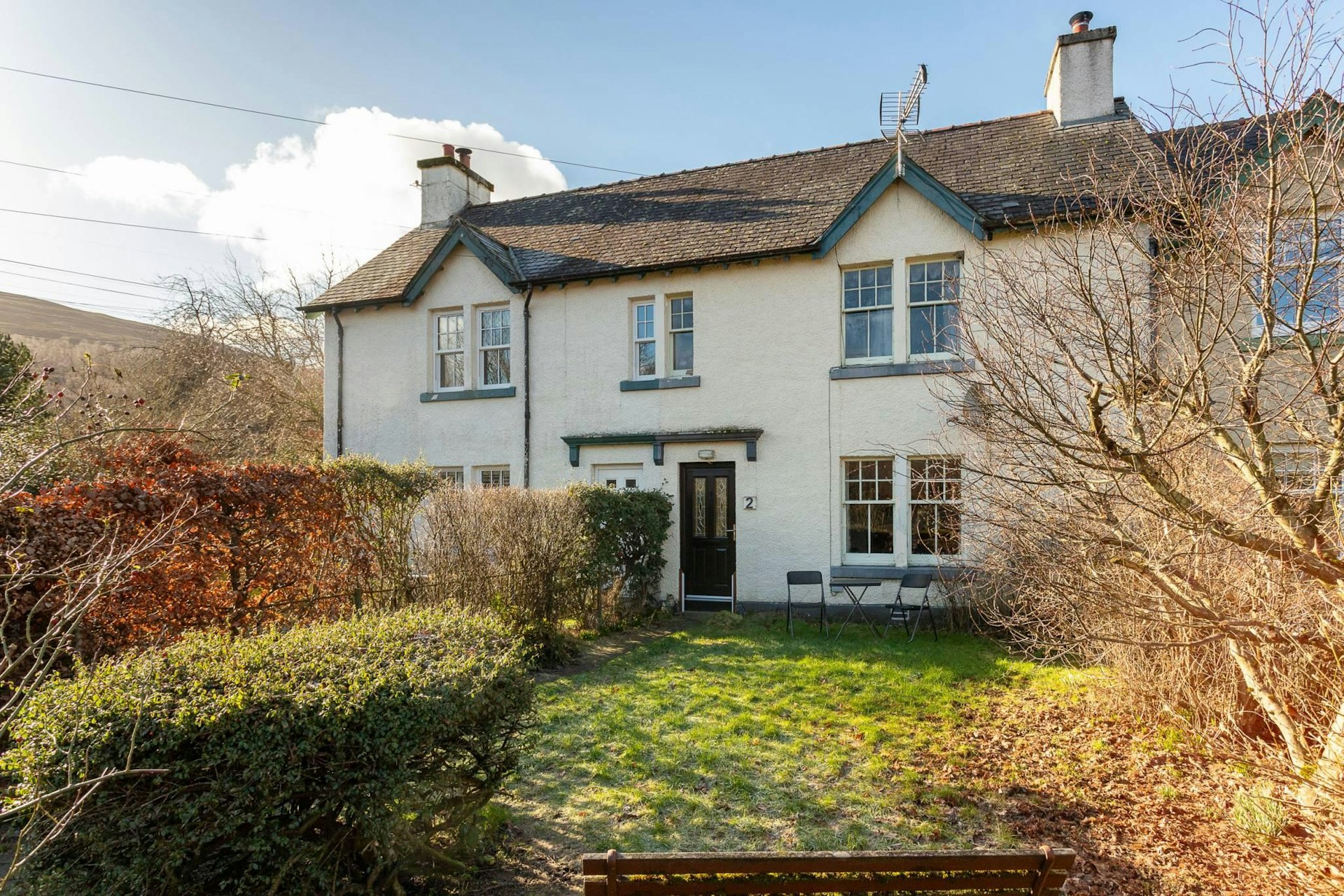 2 Riverside, Tummel Bridge, Pitlochry, PH16 5SB