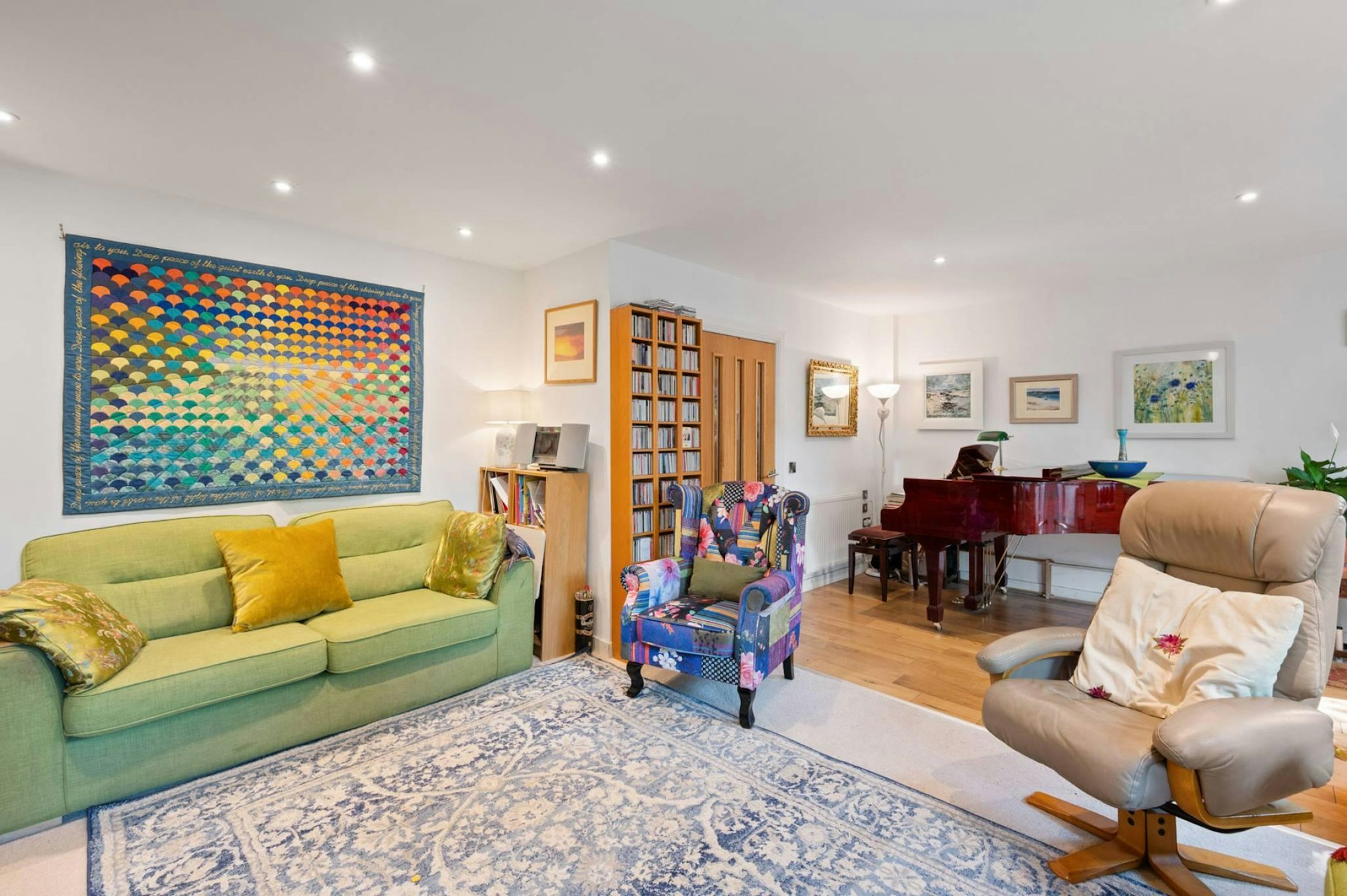 52 Ravenscroft Gardens, Edinburgh, EH17 8RP