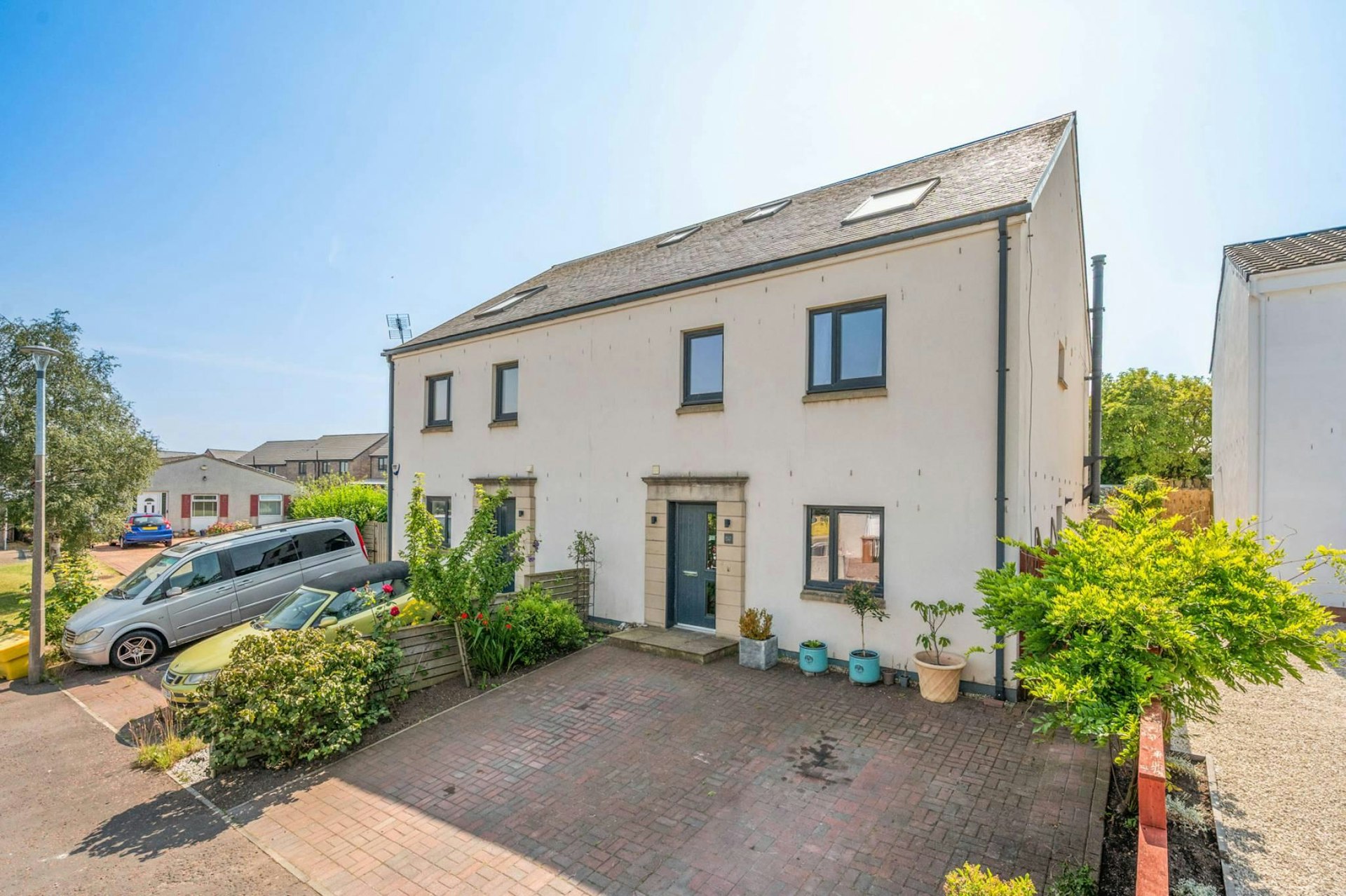 52 Ravenscroft Gardens, Edinburgh, EH17 8RP