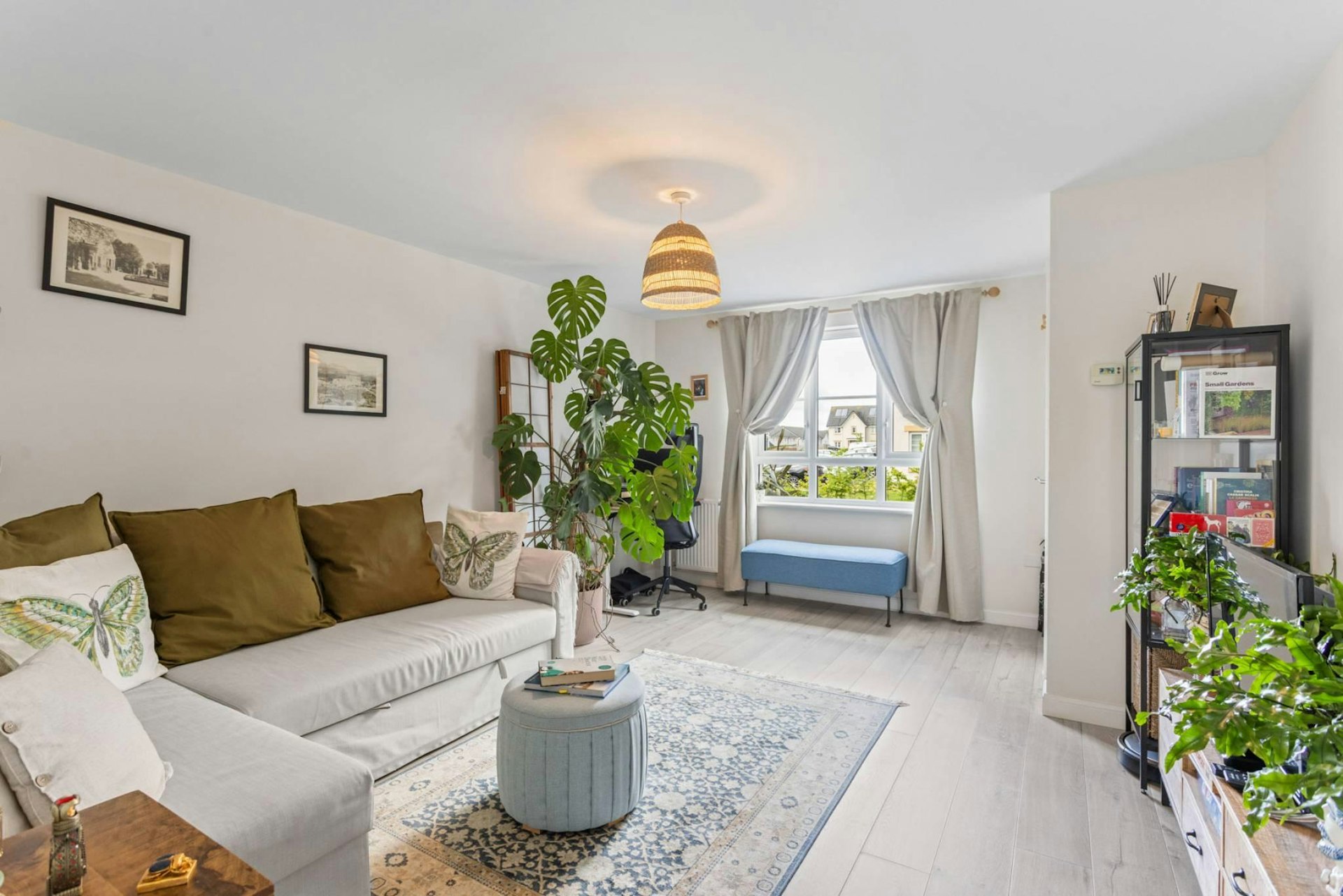 42 Hapland Bow, Burdiehouse, Edinburgh, EH17 8UZ