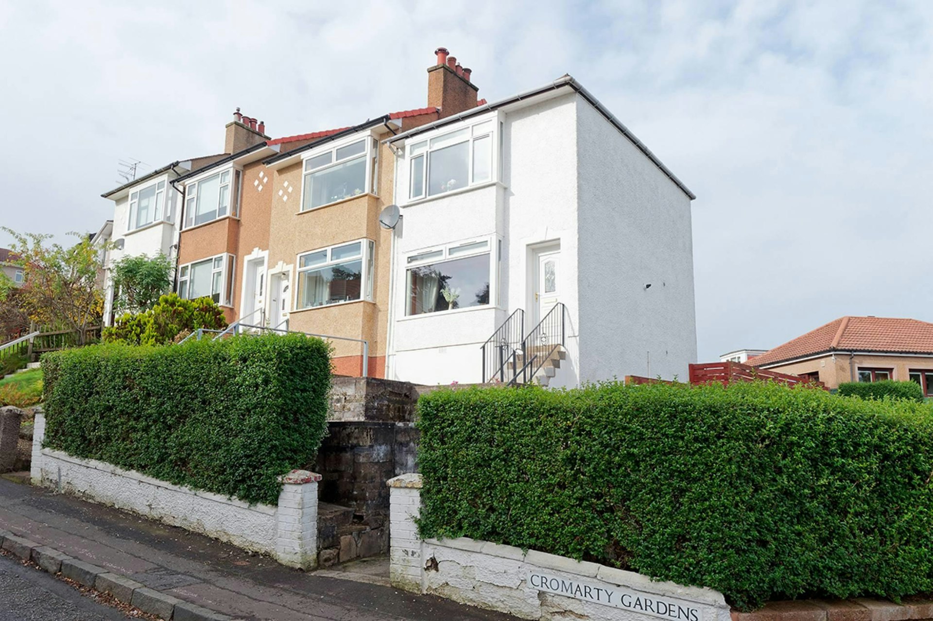 2 Cromarty Gardens Clarkston Glasgow G76 8pa Mcewan Fraser