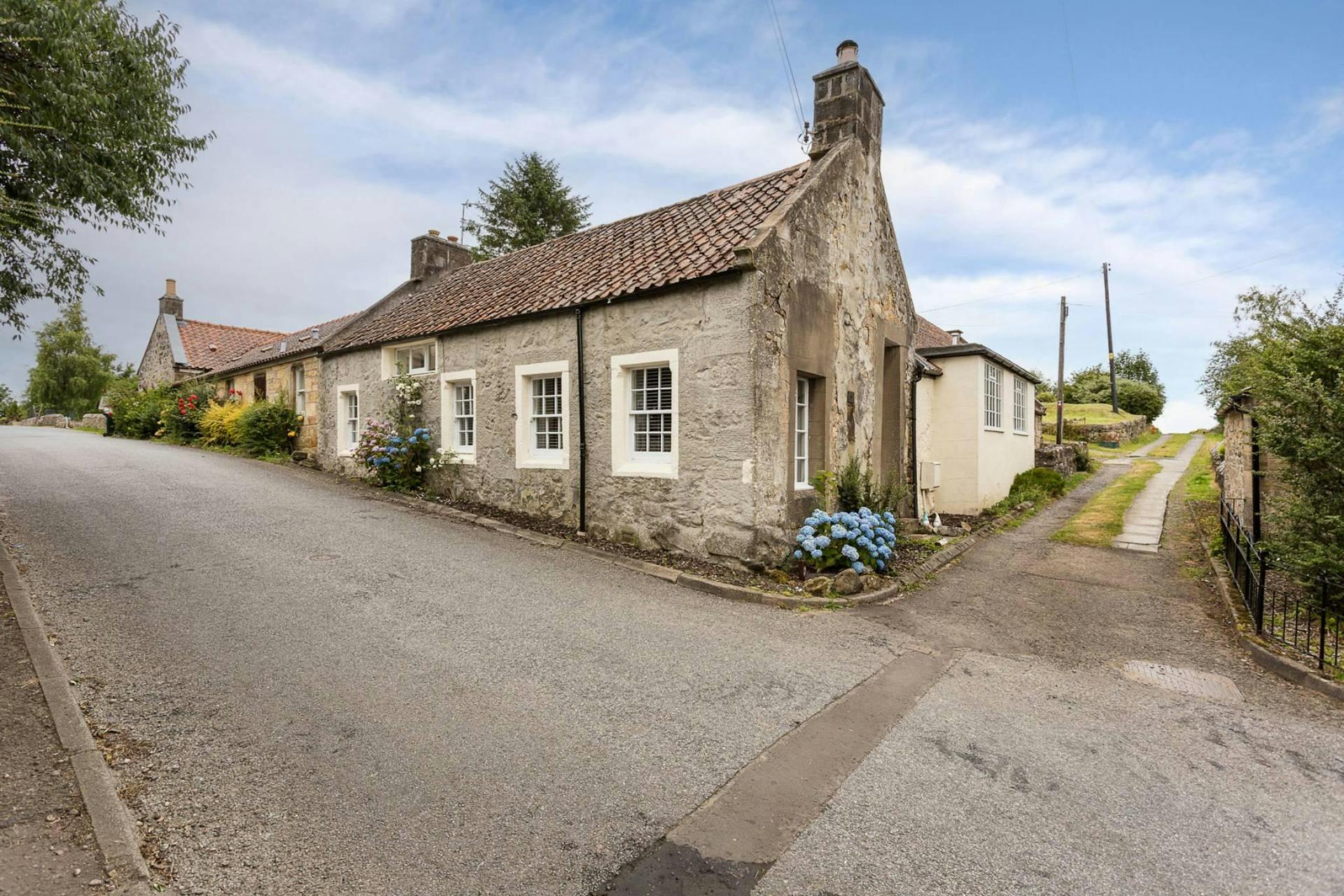 19 Keltybridge, Kelty, KY4 0JH McEwan Fraser Legal