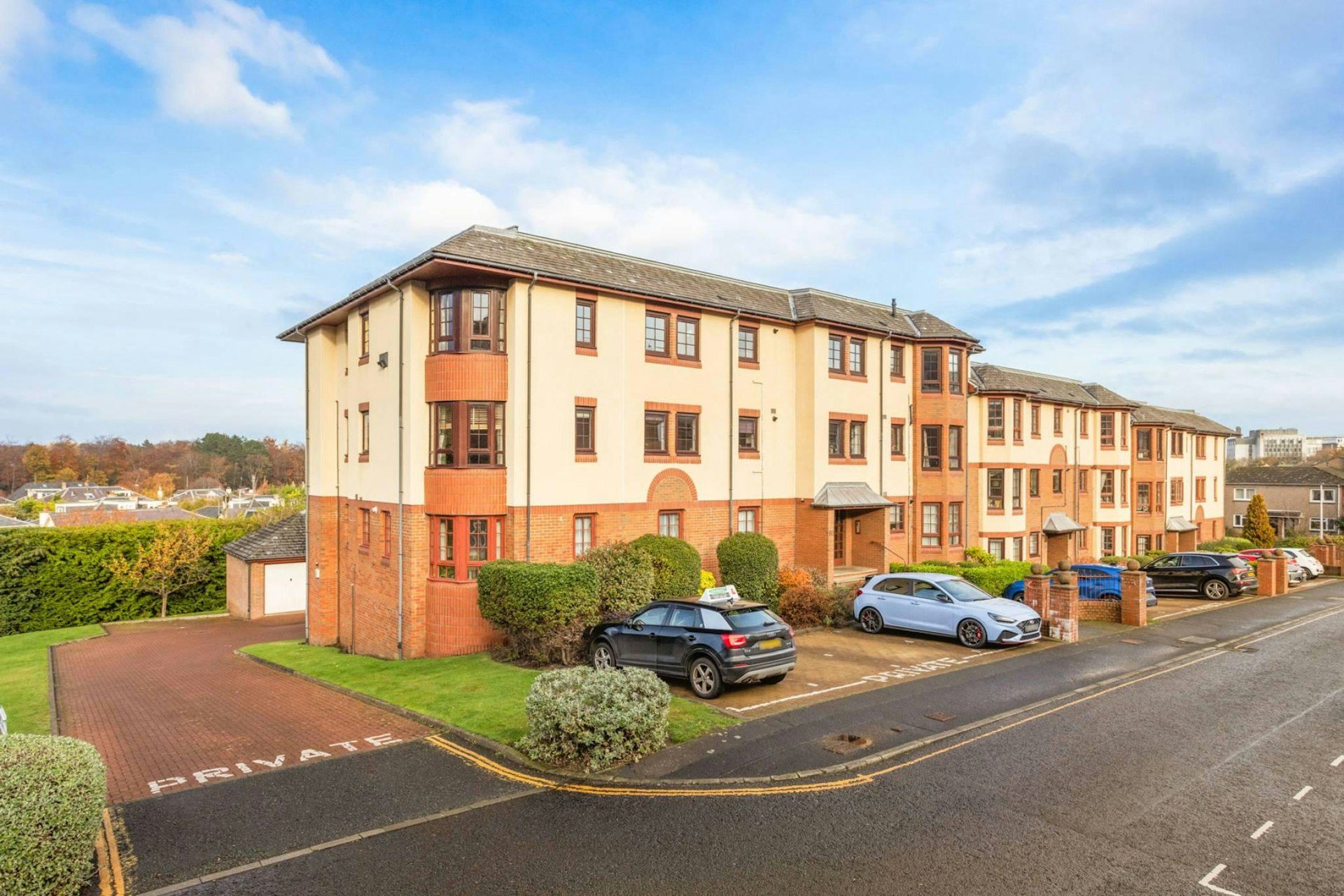 60/6 Orchard Brae Avenue, Orchard Brae, Edinburgh, EH4 2HN