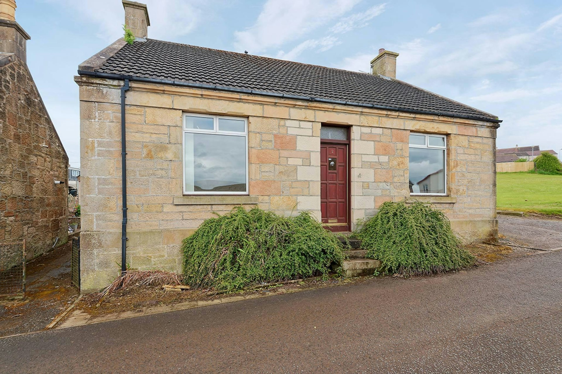 2 Quarry Road, Larkhall, ML9 1HH