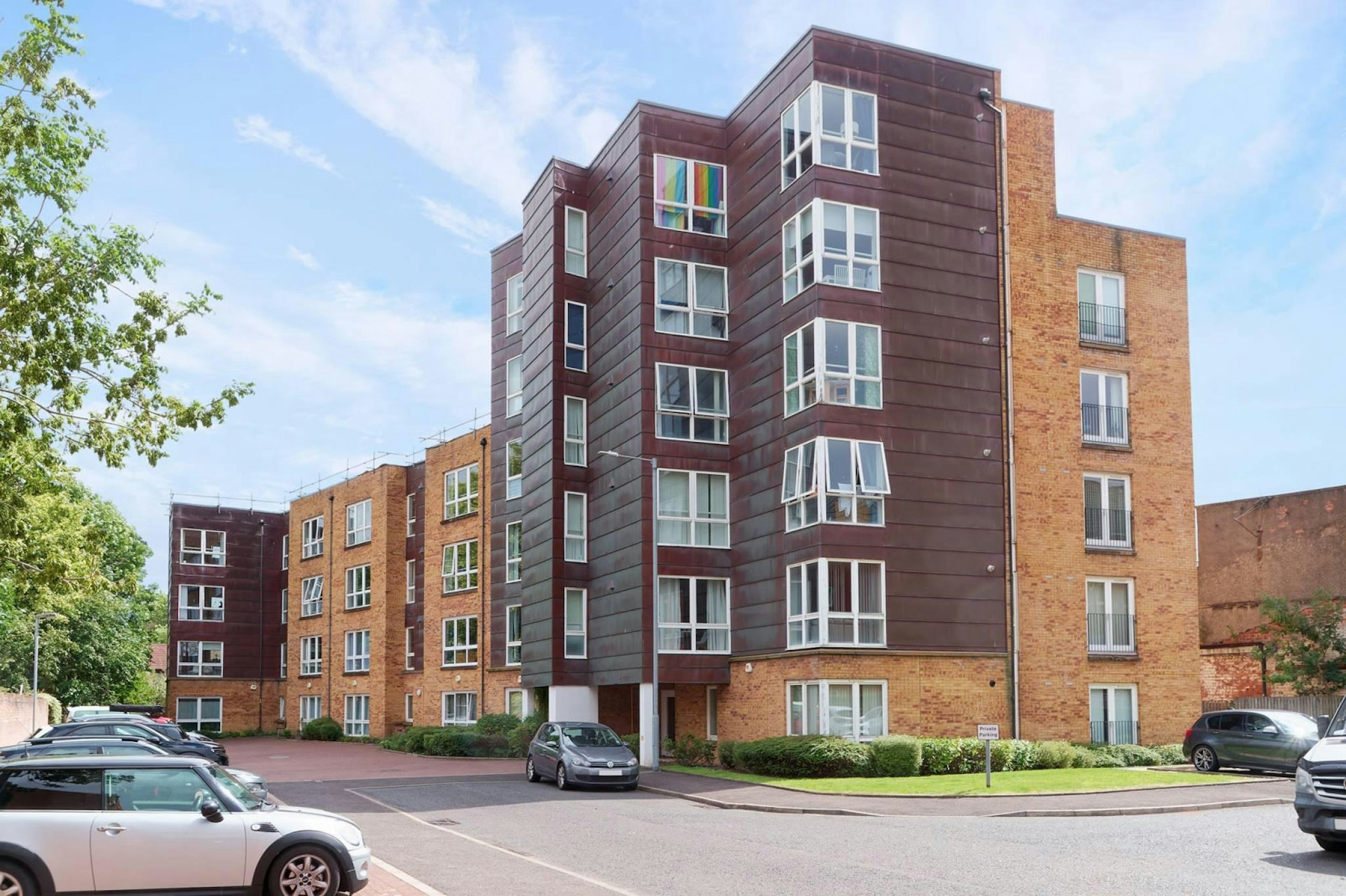 2/1, 32 McPhail Street, Glasgow, G40 1AN