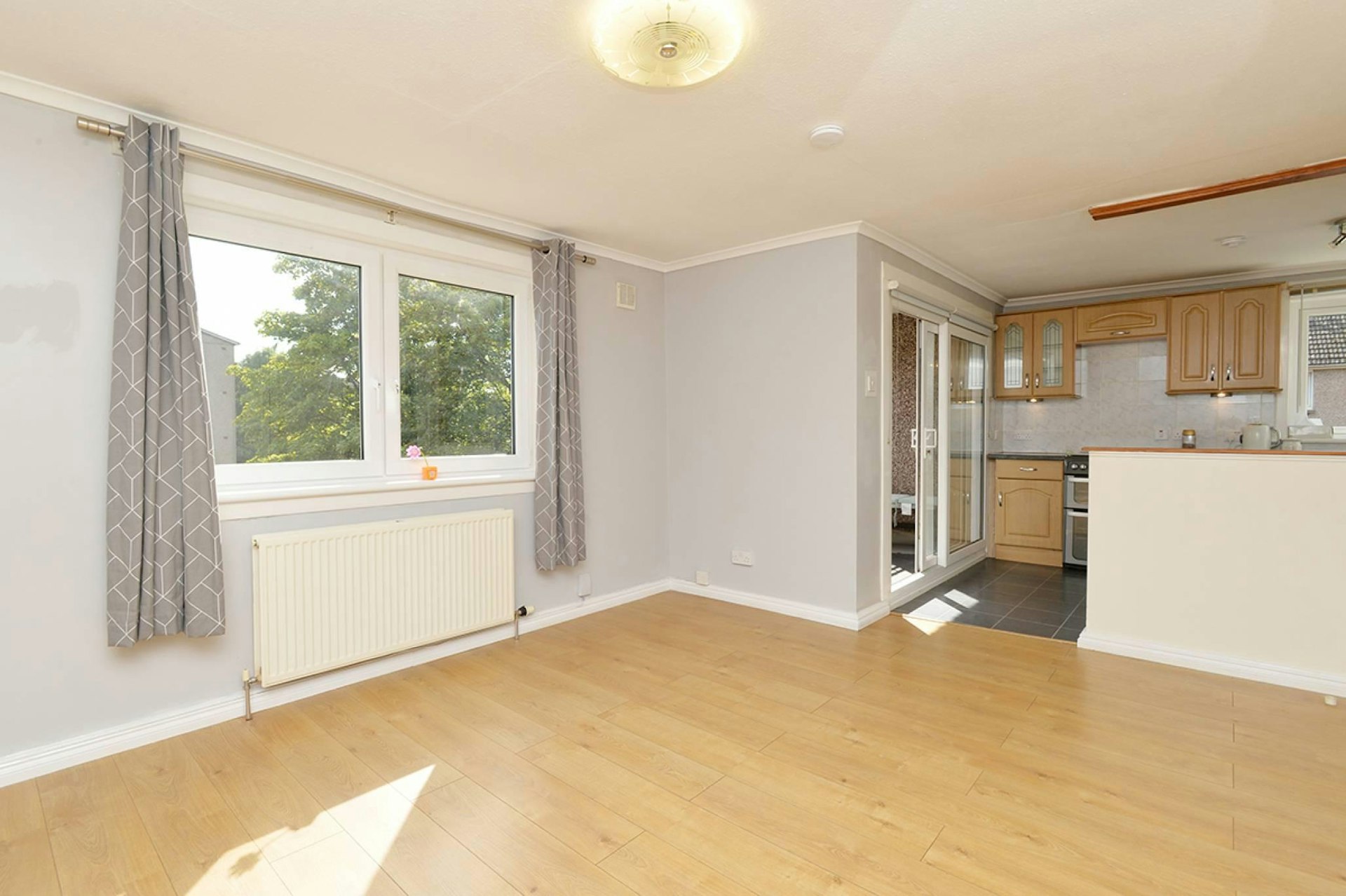 Flat 3, 31 Northfield Drive, Edinburgh, EH8 7RJ McEwan Fraser Legal