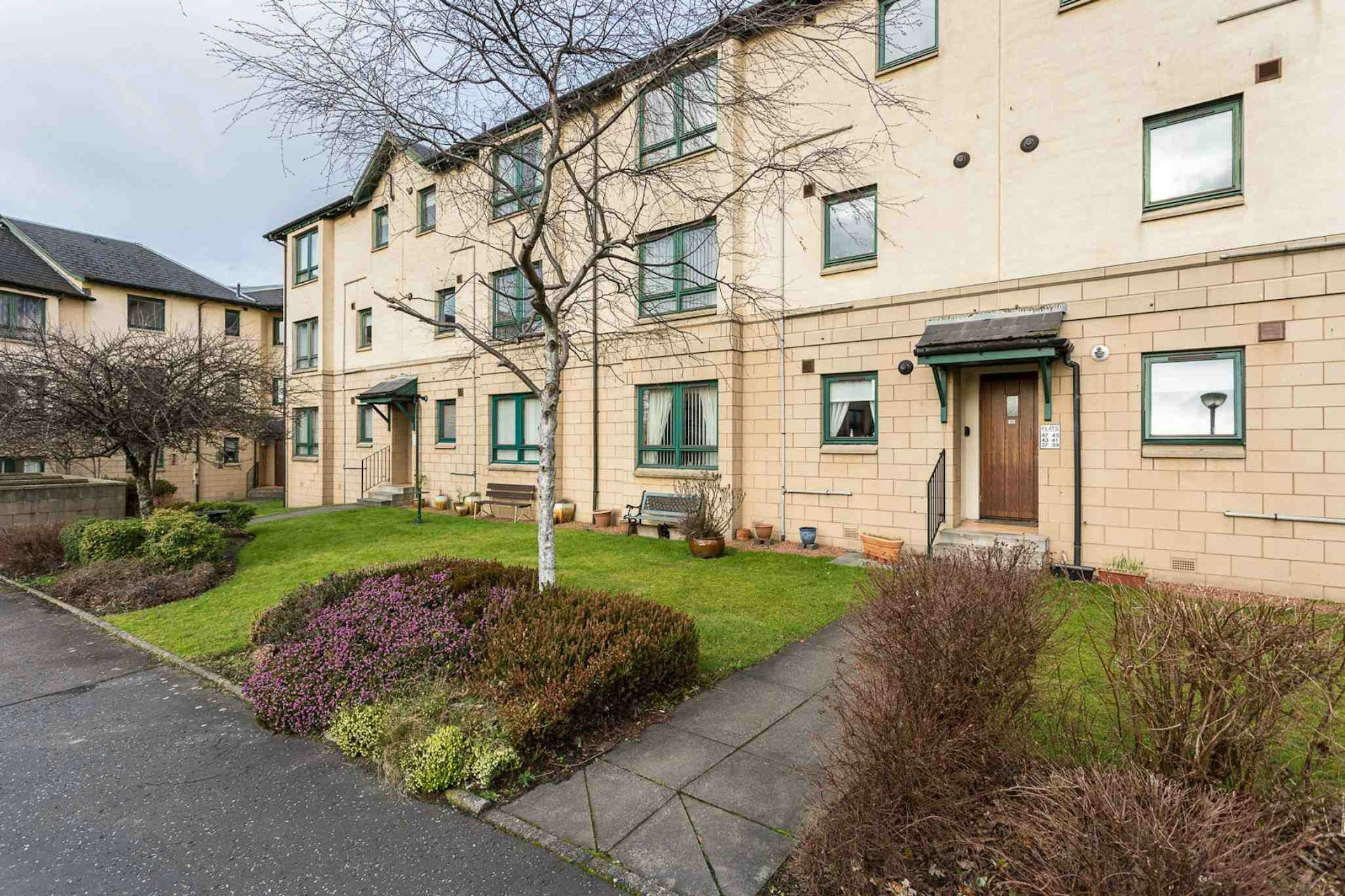 37 Colville Gardens, Alloa, FK10 1DU McEwan Fraser Legal
