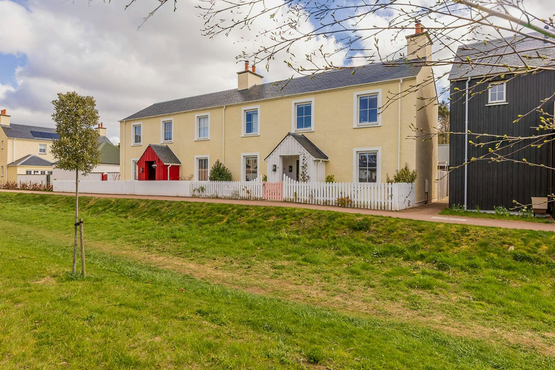 8 St Columbas Way, Tornagrain, Inverness, IV2 8AN