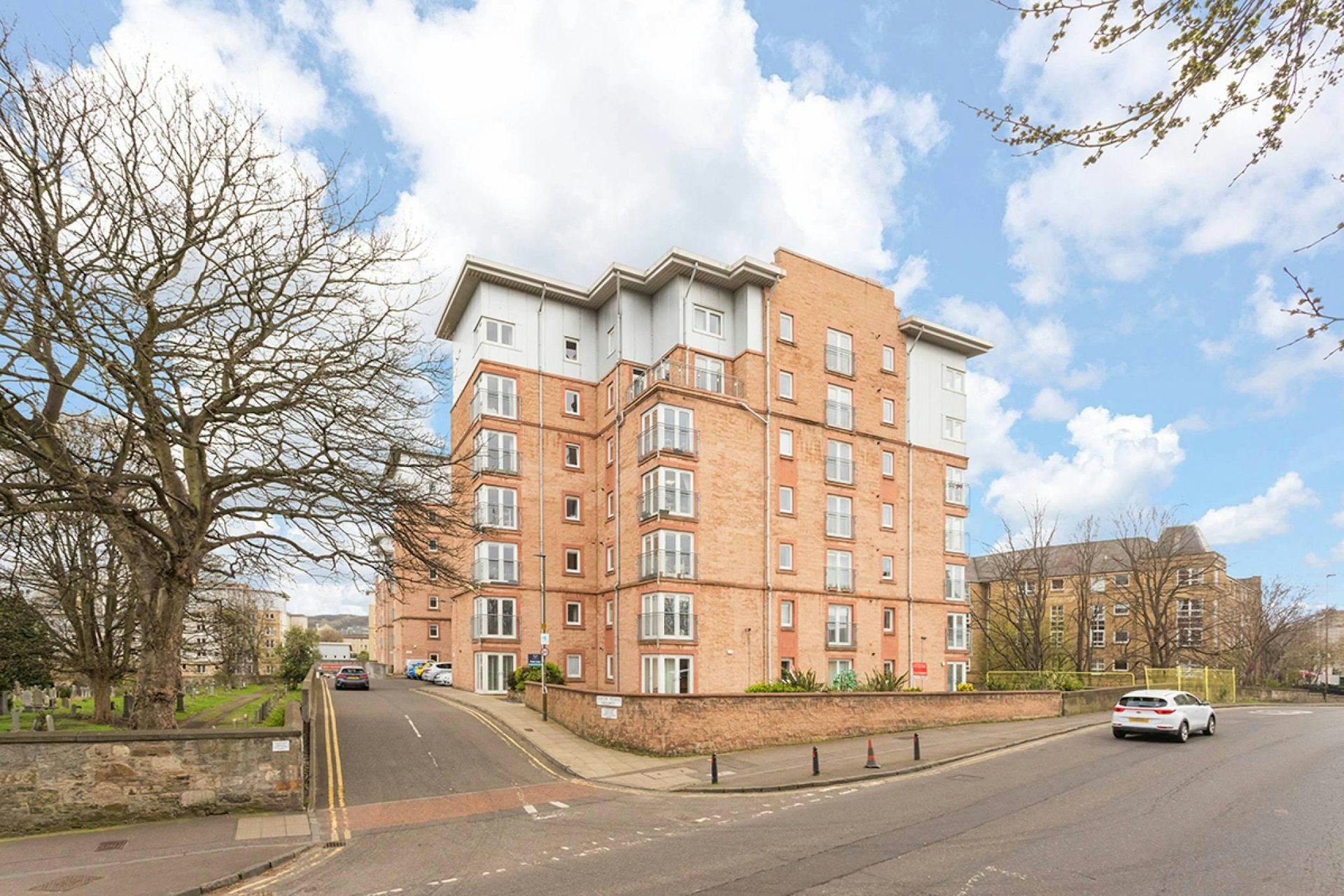 Flat 31, 2 North Pilrig Heights, Bonnington, Edinburgh, EH6 5FE