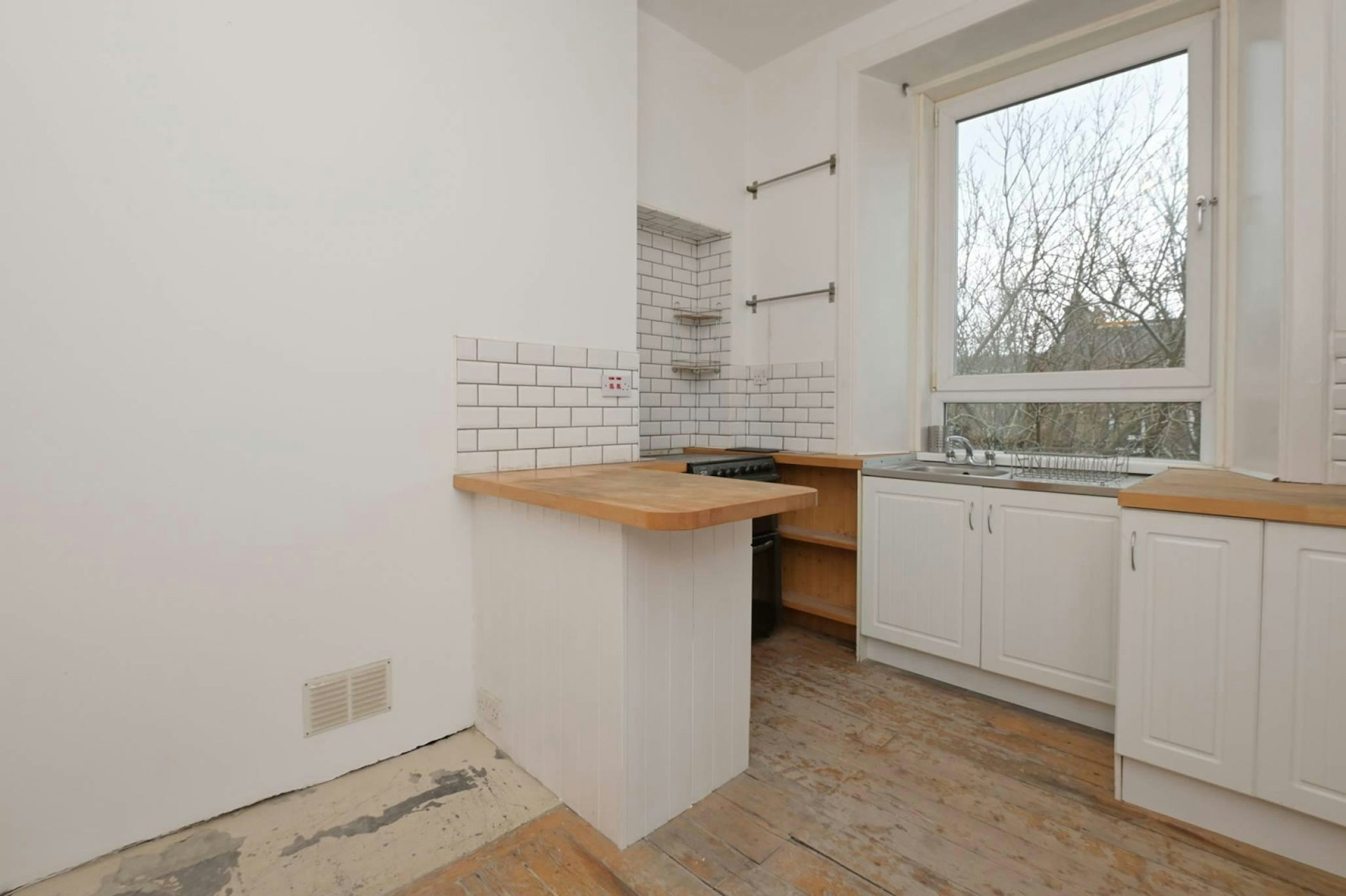 16/16 Waverley Park, Abbeyhill, Edinburgh, EH8 8ET