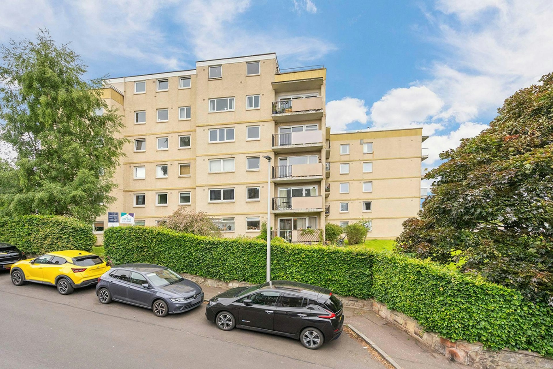 37 Queen's Park Court, Willowbrae, Edinburgh, EH8 7DX