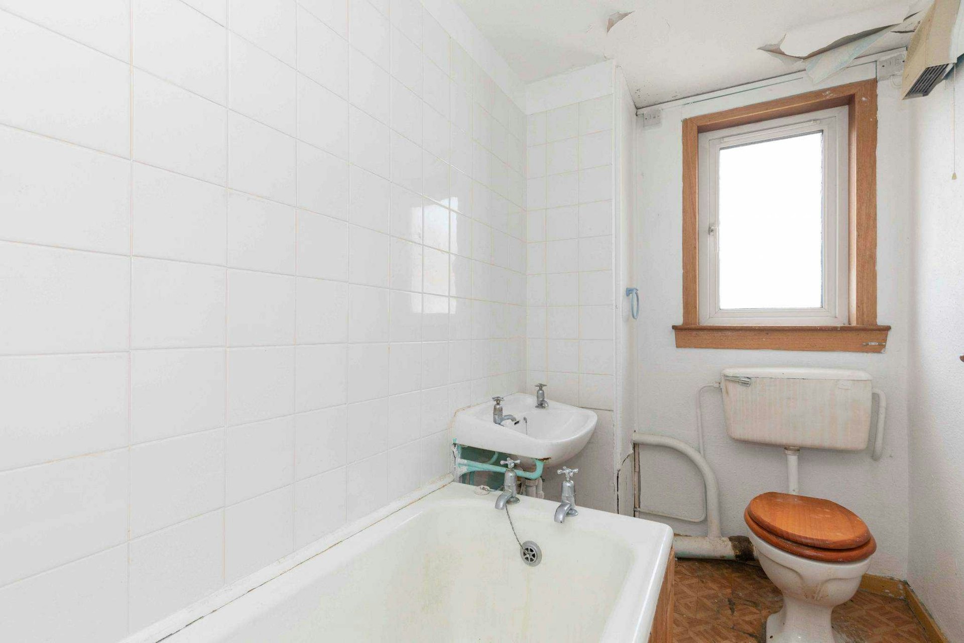 9/4 Moat House, Moat Drive, Edinburgh, EH14 1NS McEwan Fraser Legal