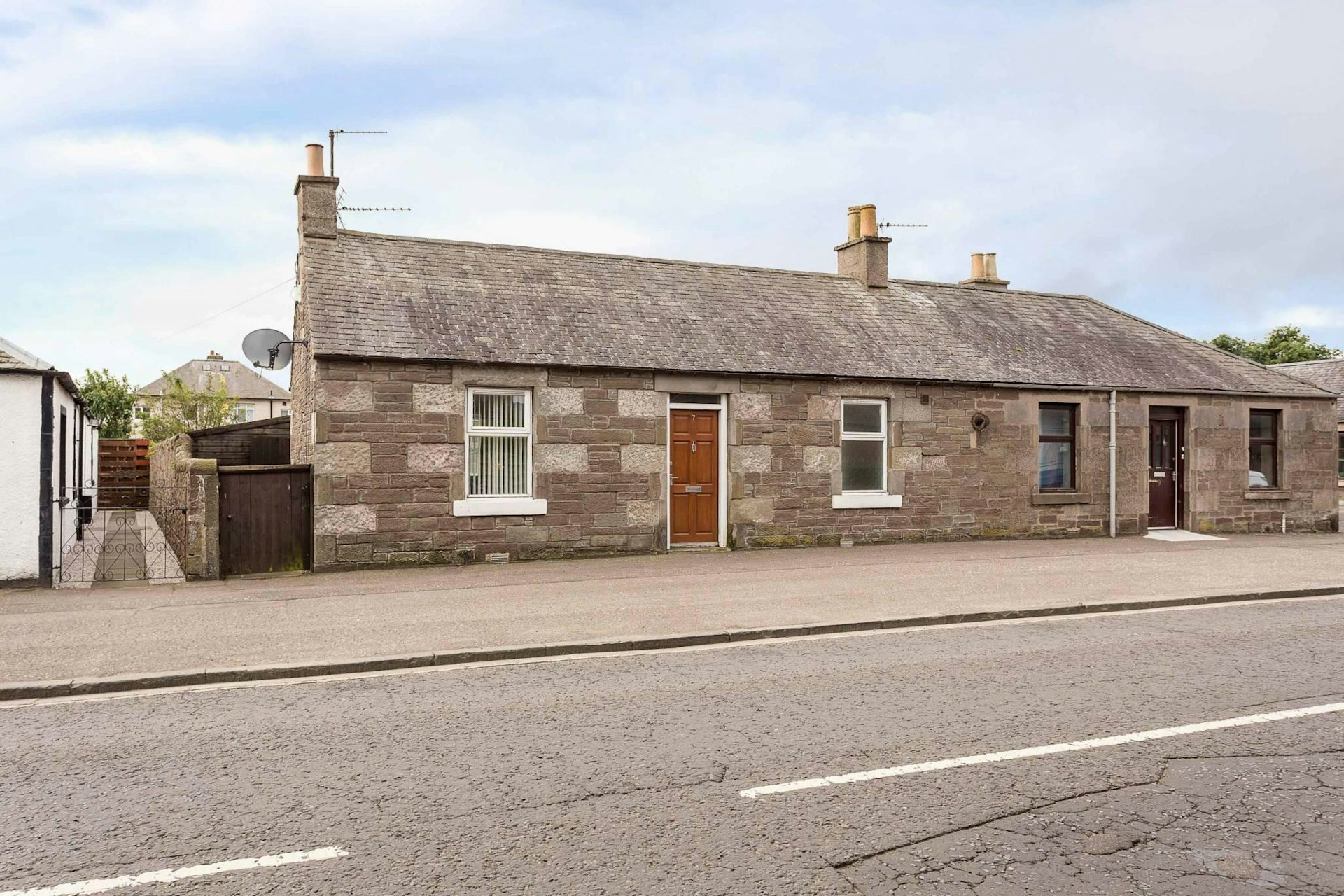 7 Barry Road, Carnoustie, DD7 7QJ McEwan Fraser Legal