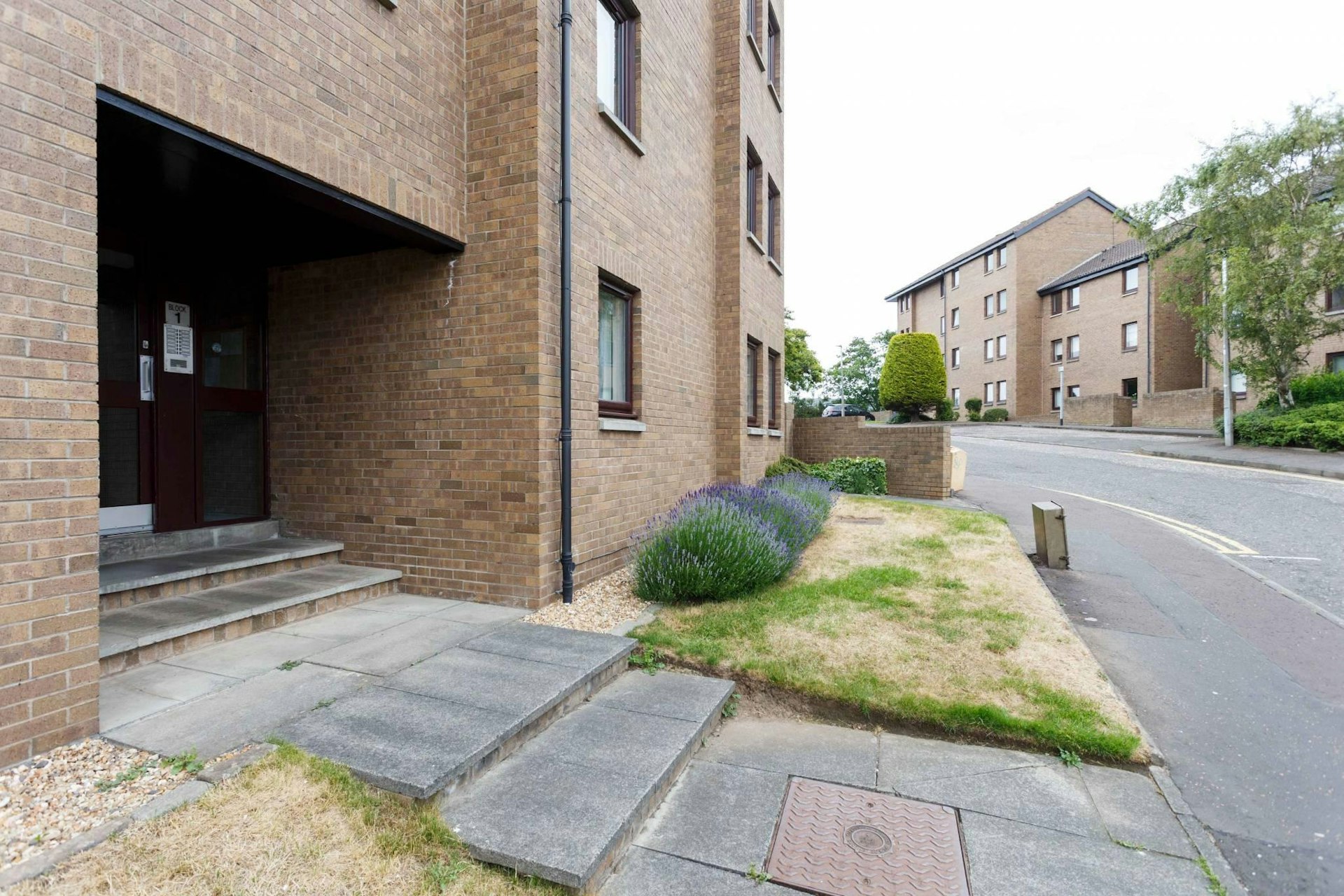 1/11 Boat Green, Canonmills, Edinburgh, EH3 5LL McEwan Fraser Legal