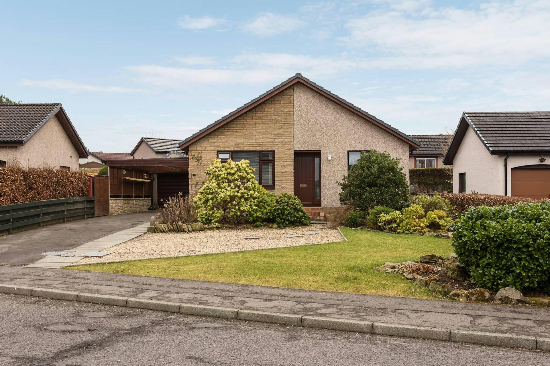 5 Blacklaw Drive, Birkhill, Dundee, DD2 5RJ McEwan Fraser Legal