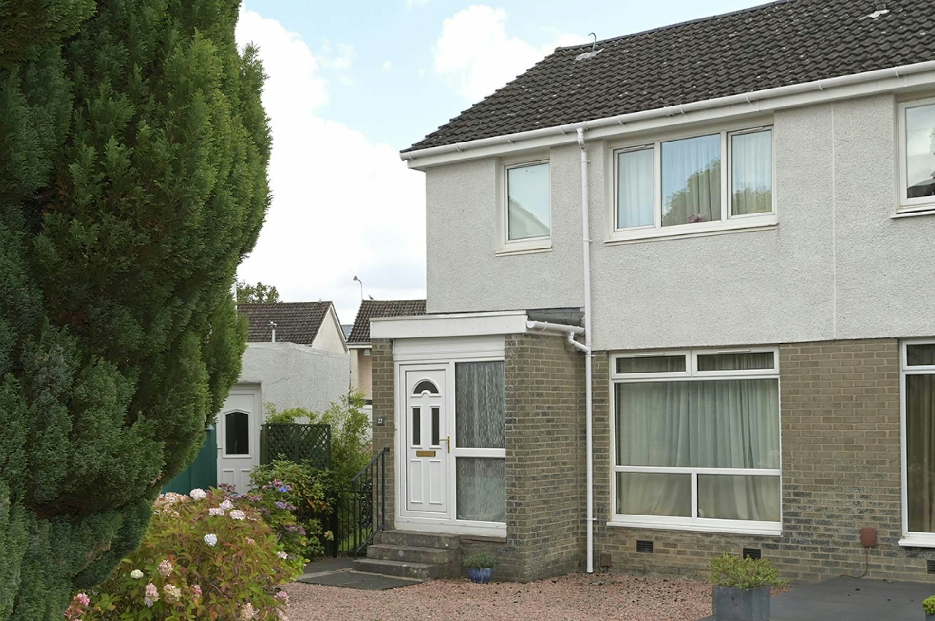 27 Mortonhall Park Crescent, Edinburgh, EH17 8SY