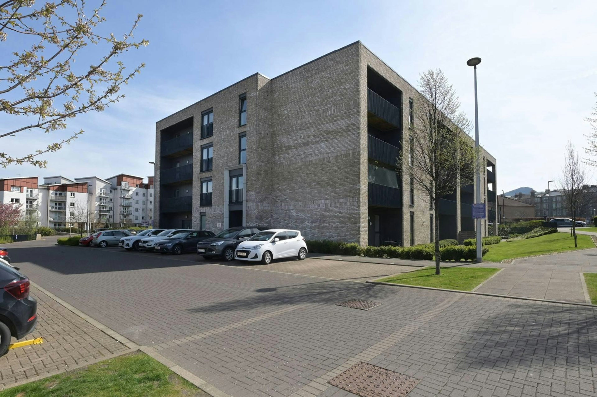 Flat 3, 26 Allanfield, Hillside, Edinburgh, EH7 5YQ