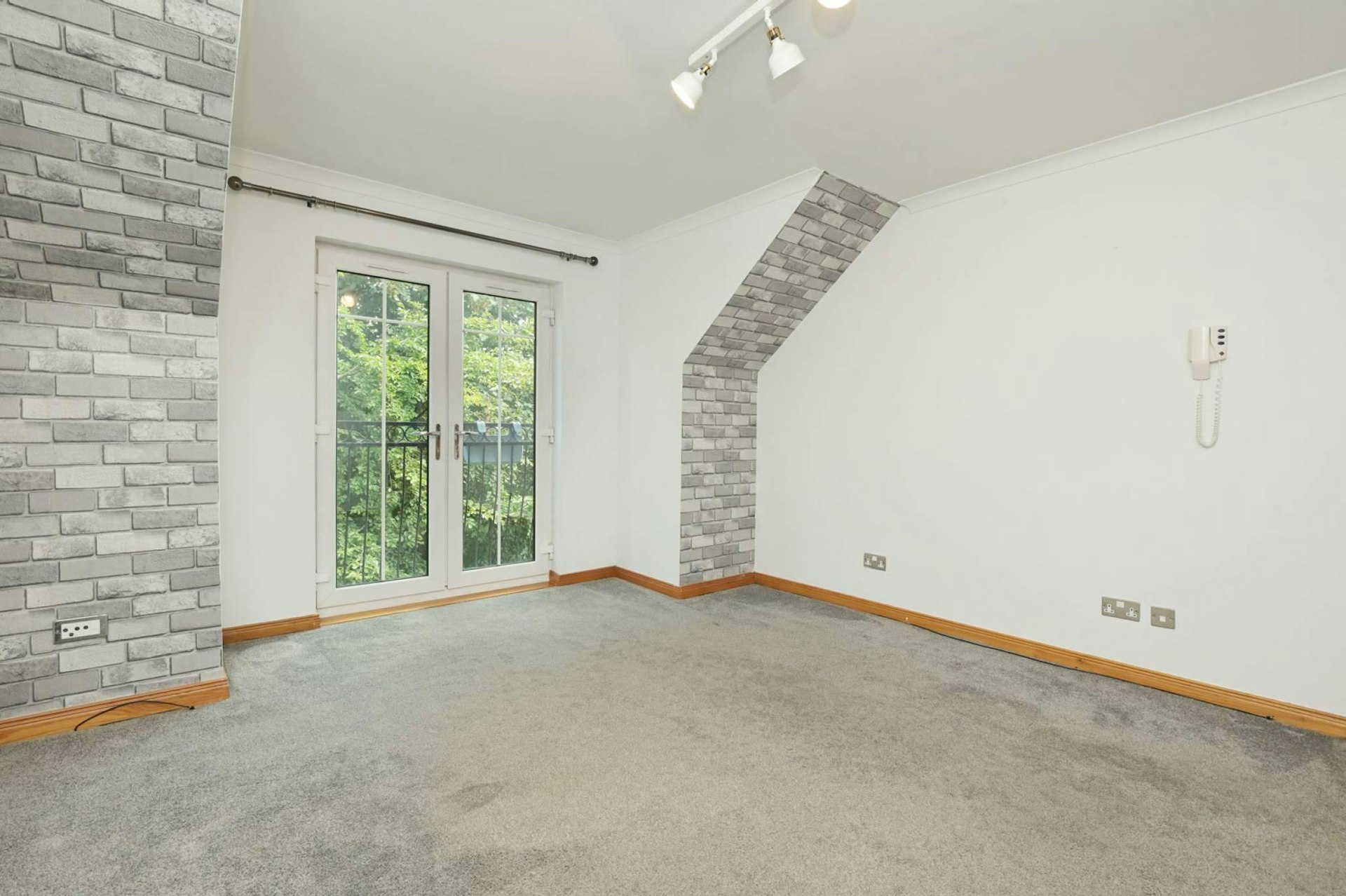 33 Quarrywood Court, Livingston, EH54 6AZ