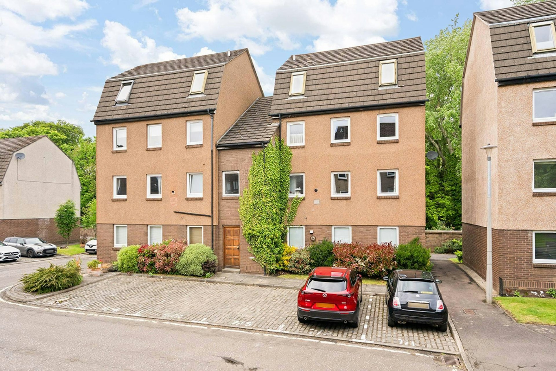 6/4 Ettrickdale Place, Stockbridge, Edinburgh, EH3 5JN
