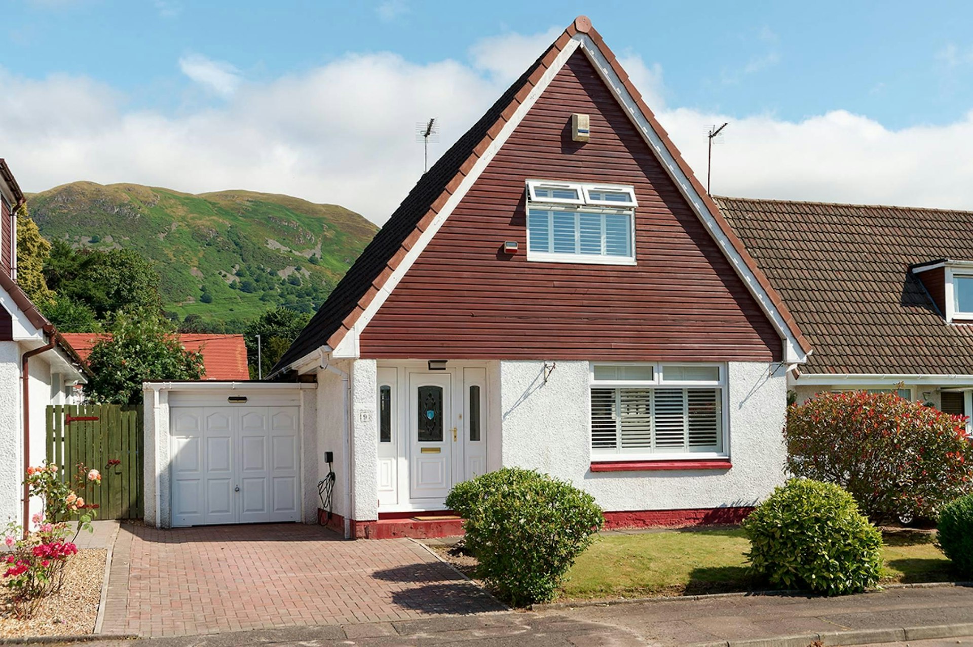 9 Kirktoun Gardens, Tillicoultry, FK13 6PG