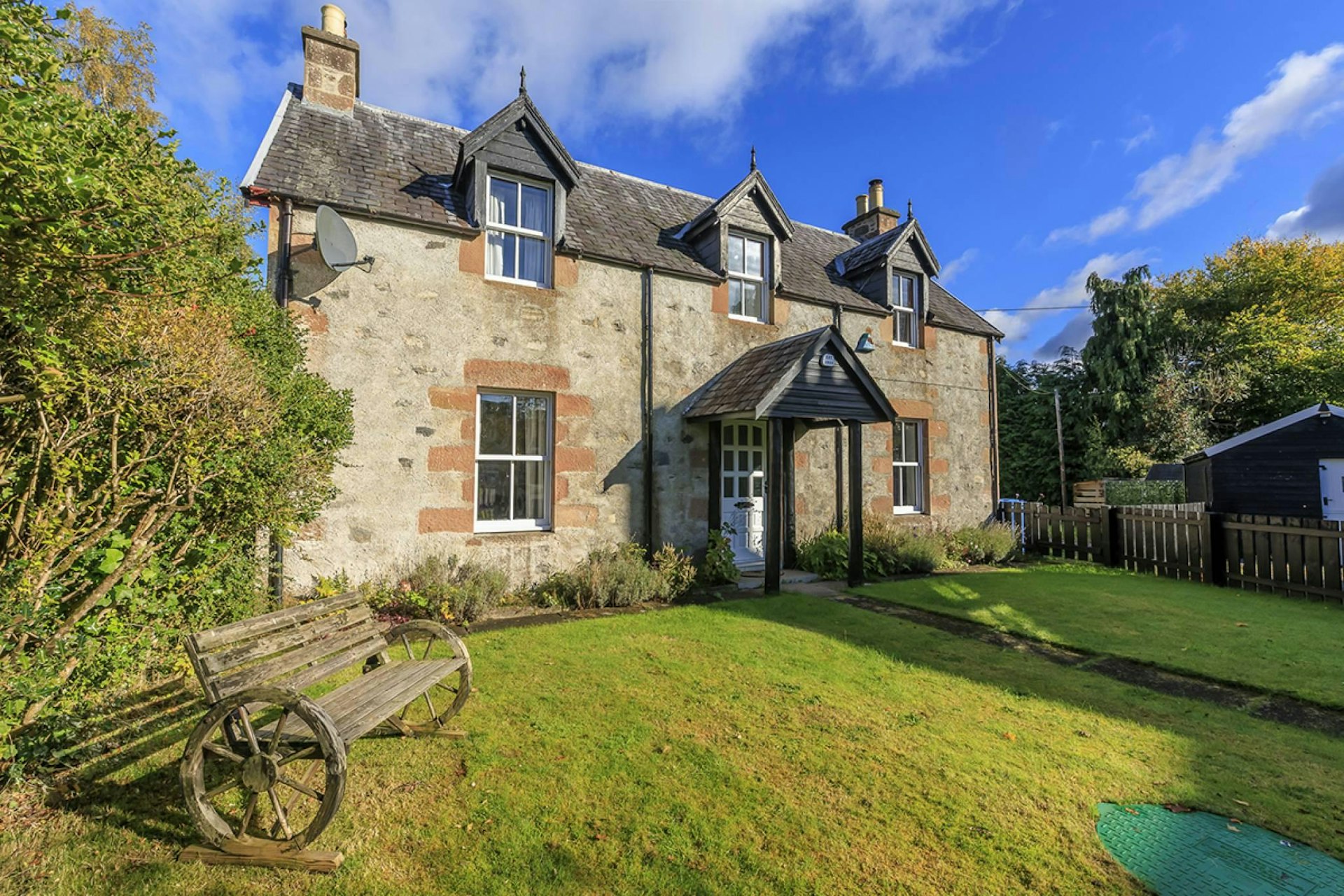 Eastlea, Drumnadrochit, Inverness, IV63 6TX