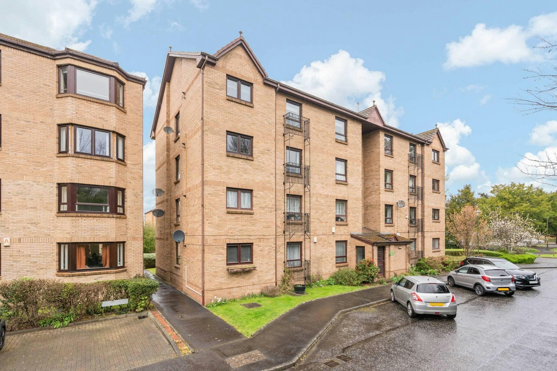 15/10  Craigend Park, Liberton, Edinburgh, EH16 5XX