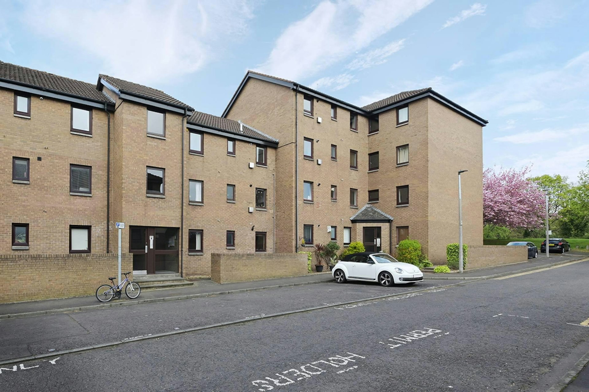 4/2 Boat Green, Edinburgh, EH3 5LL