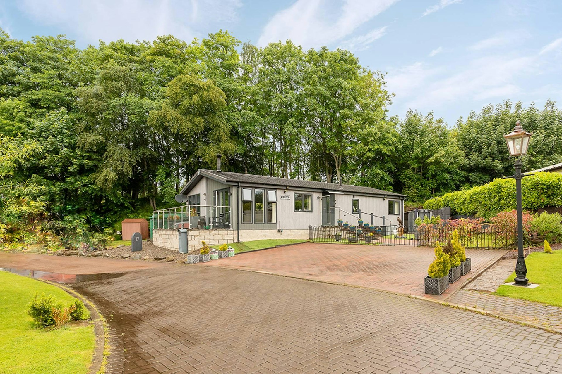 17 Marlee Gardens, Kinloch, Blairgowrie, PH10 6SD